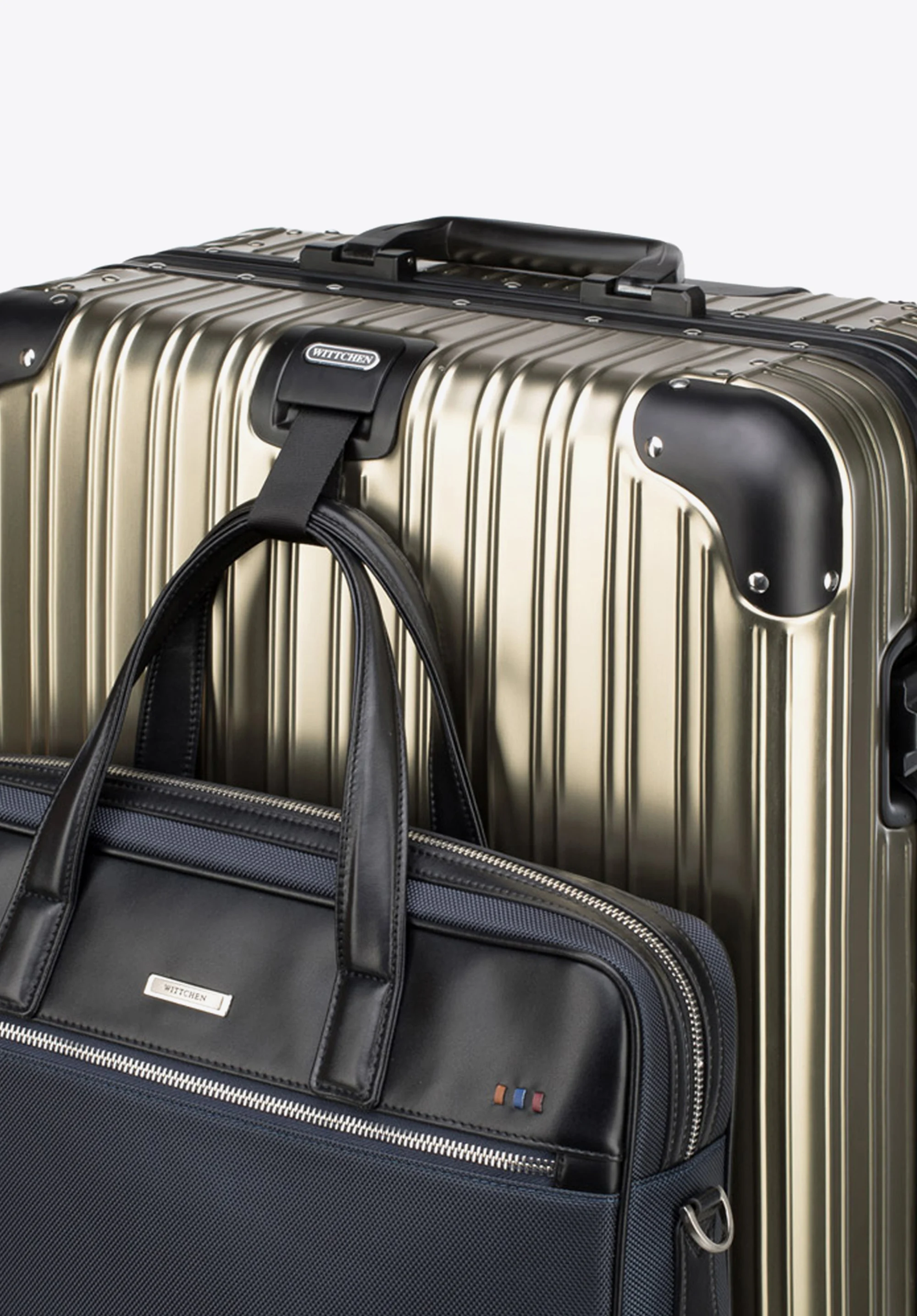 Walizka kabinowa z aluminium