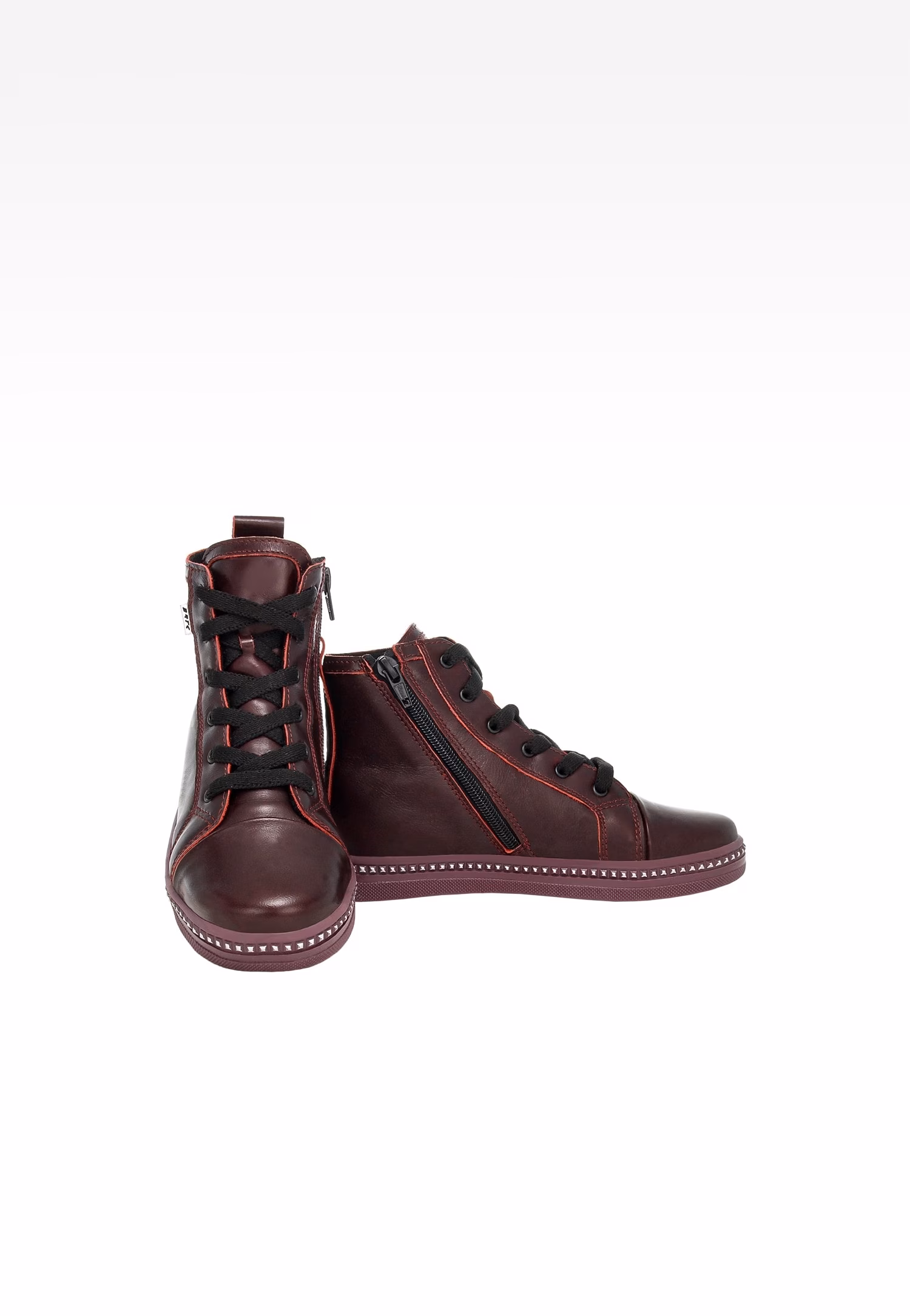 Szare trampki z elementami z lakierowanej skóry 14133-08