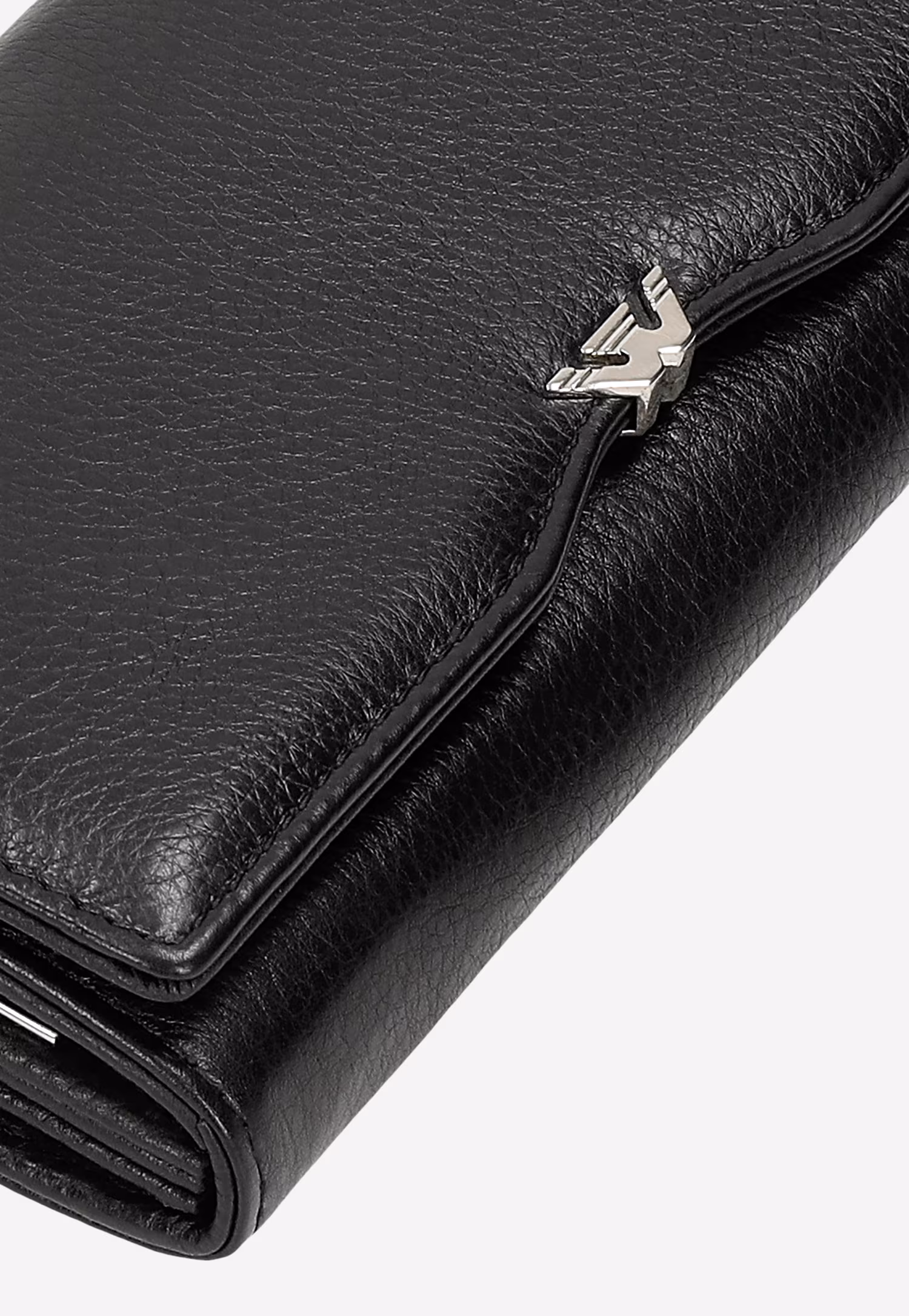 Duży czerwony portfel z lakierowanej skóry z lekko metalicznym połyskiem