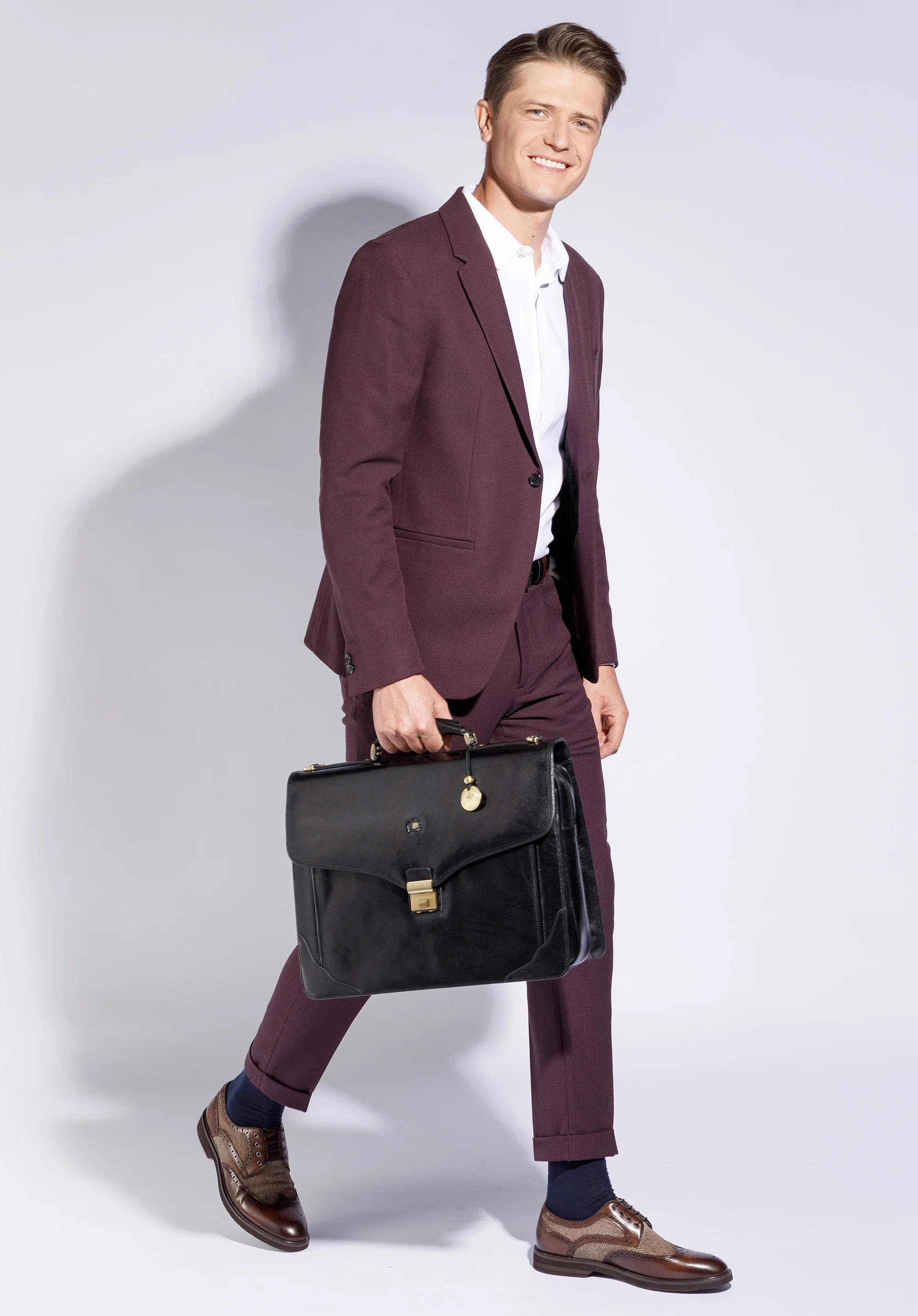 Teczka ze skóry z wyciętą klapą