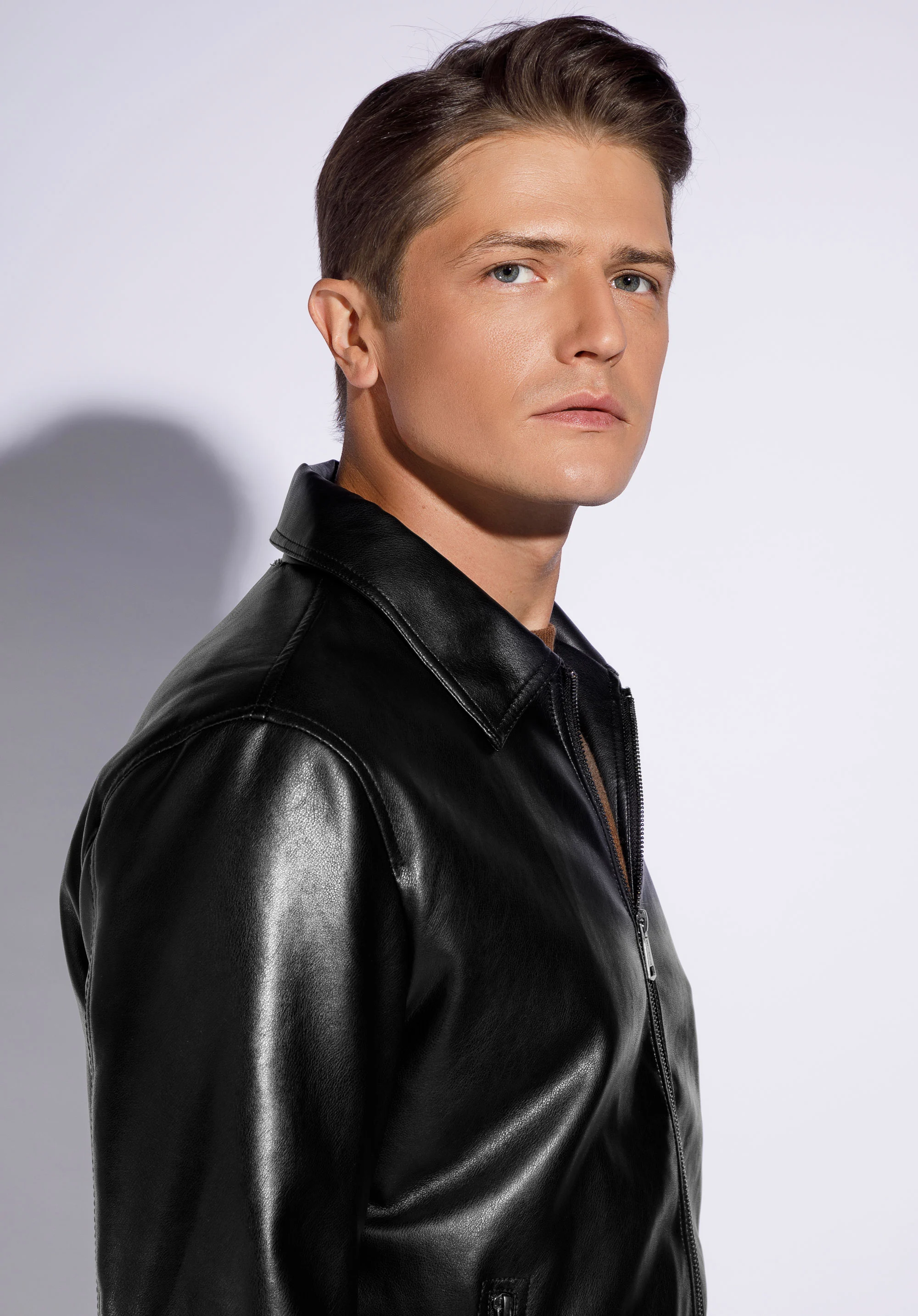 Męska kurtka z ekoskóry z kołnierzykiem