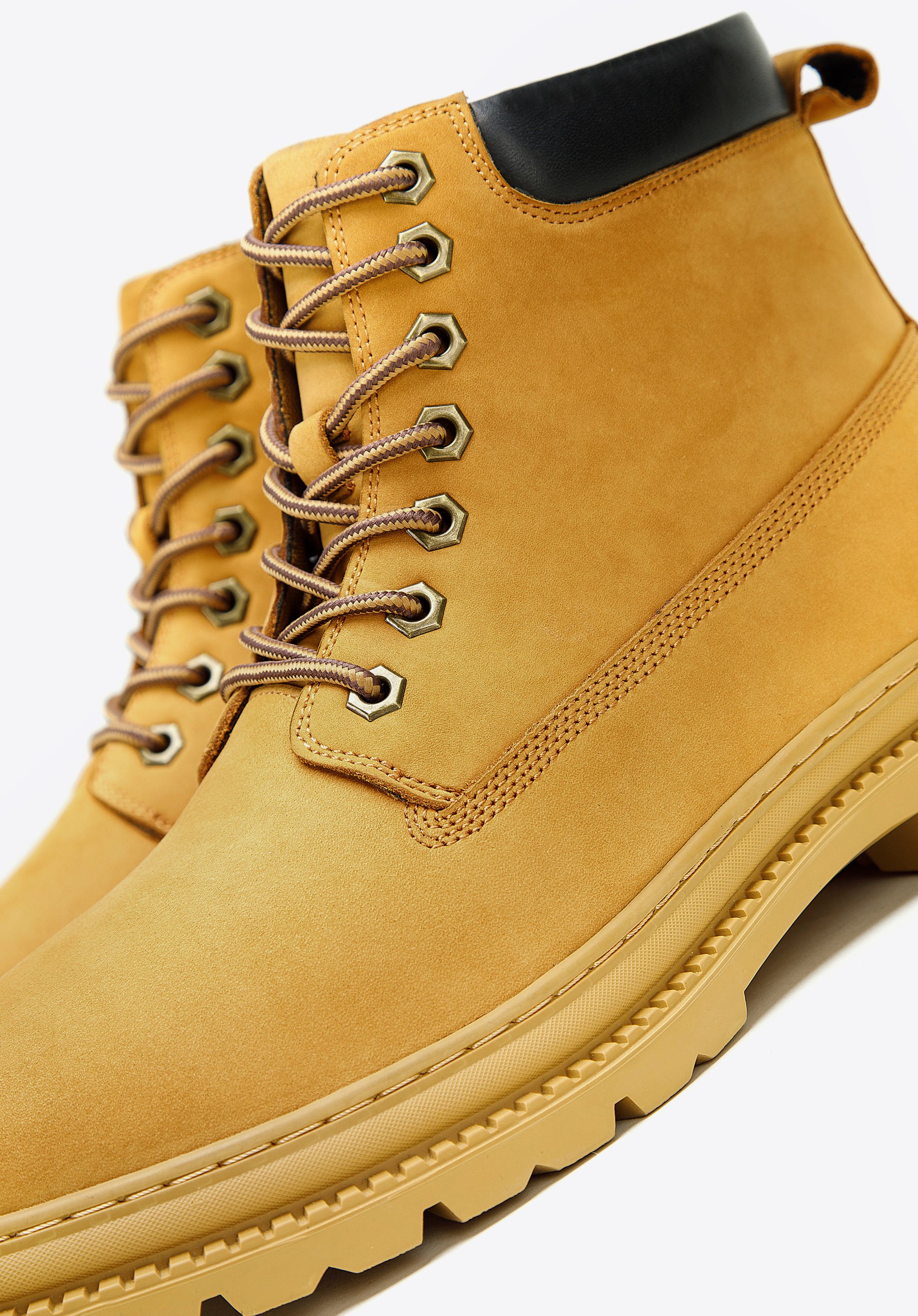 Męskie trapery nubukowe sznurowane