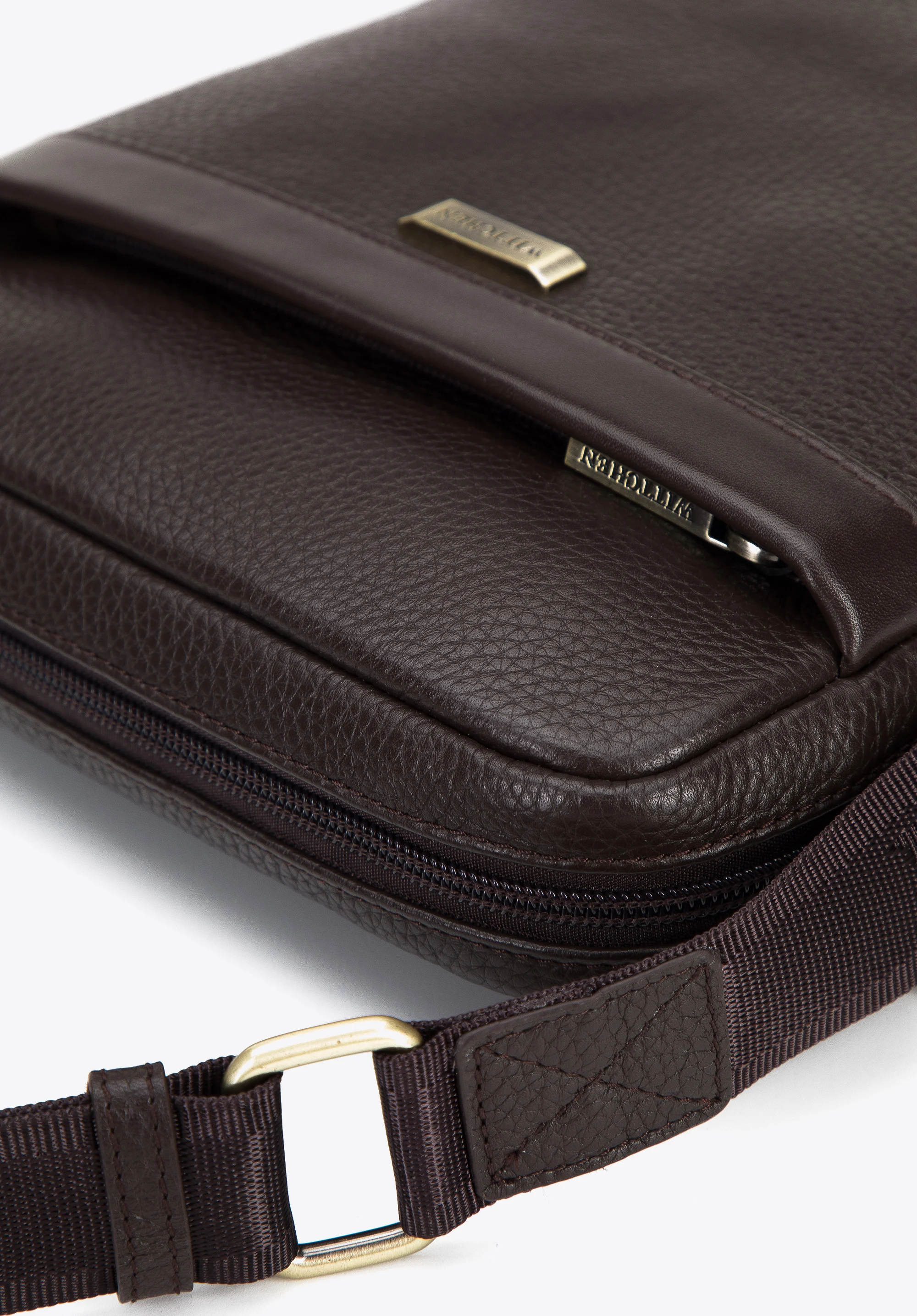 Męska listonoszka skórzana z matowym obszyciem