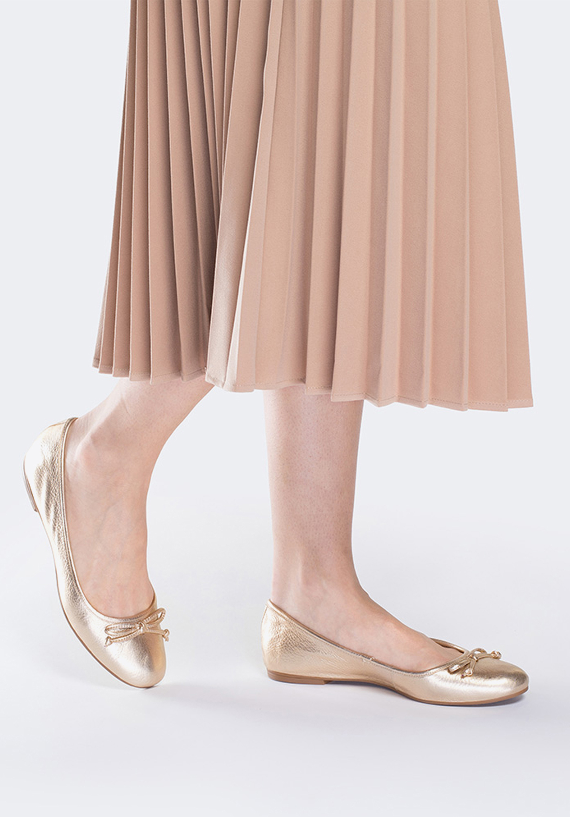 Baleriny skórzane z kokardką