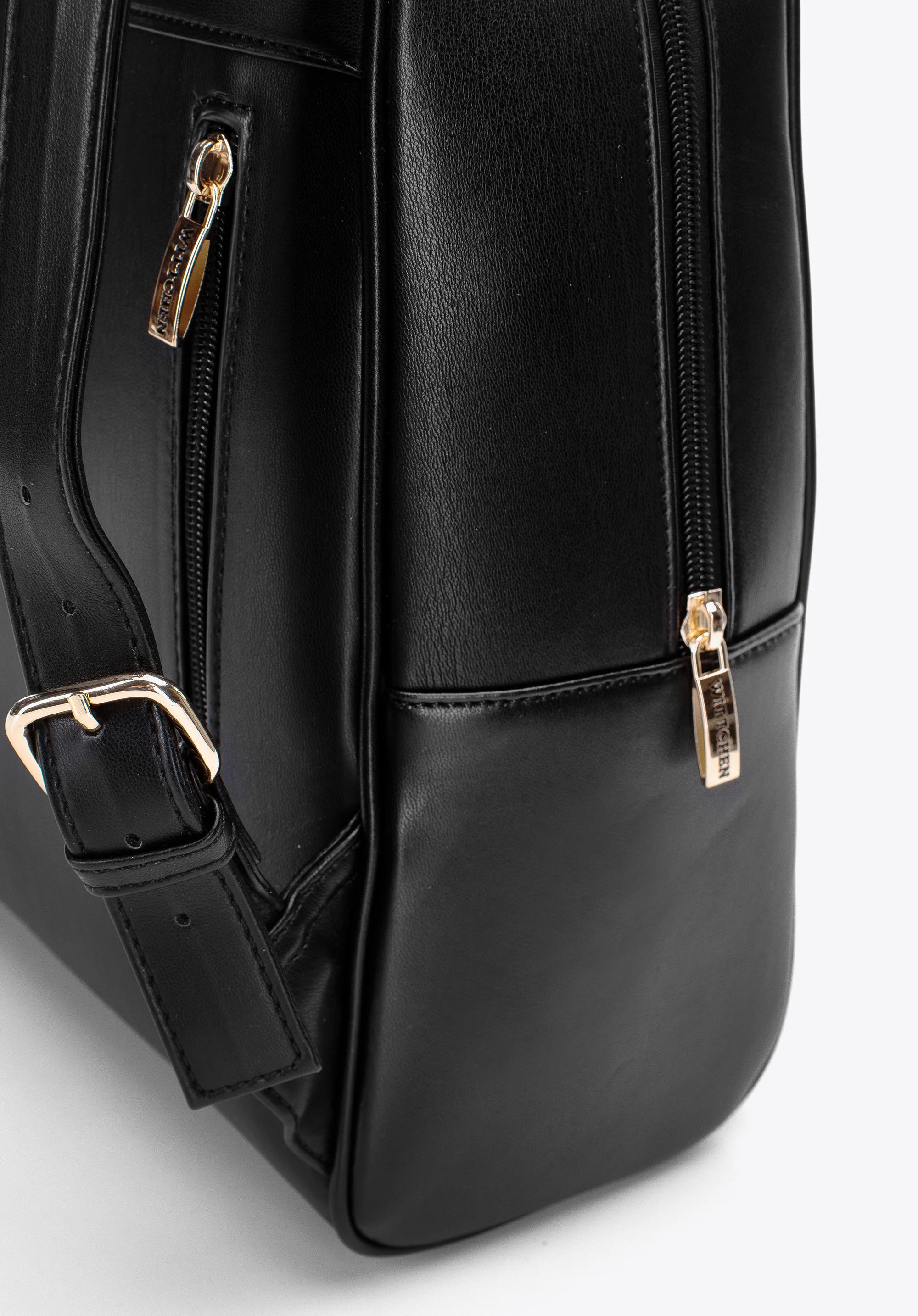 Damski plecak z przodem pikowanym w trójkąty