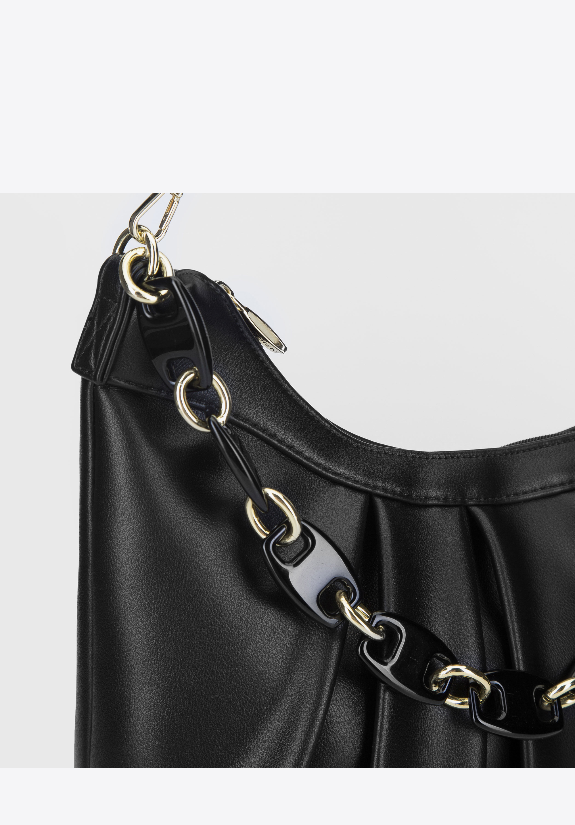 Torebka worek z łańcuchem z tworzywa