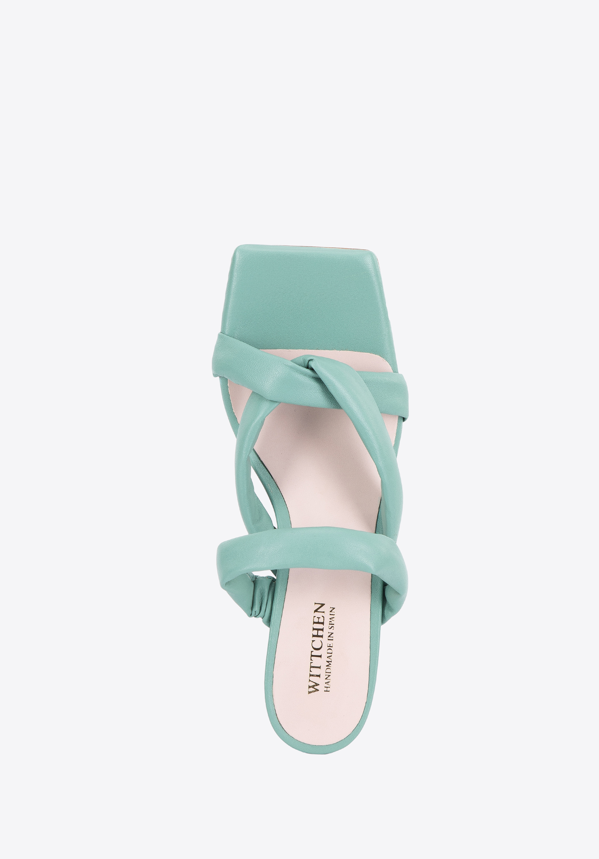 Damskie klapki skórzane z miękkimi paskami