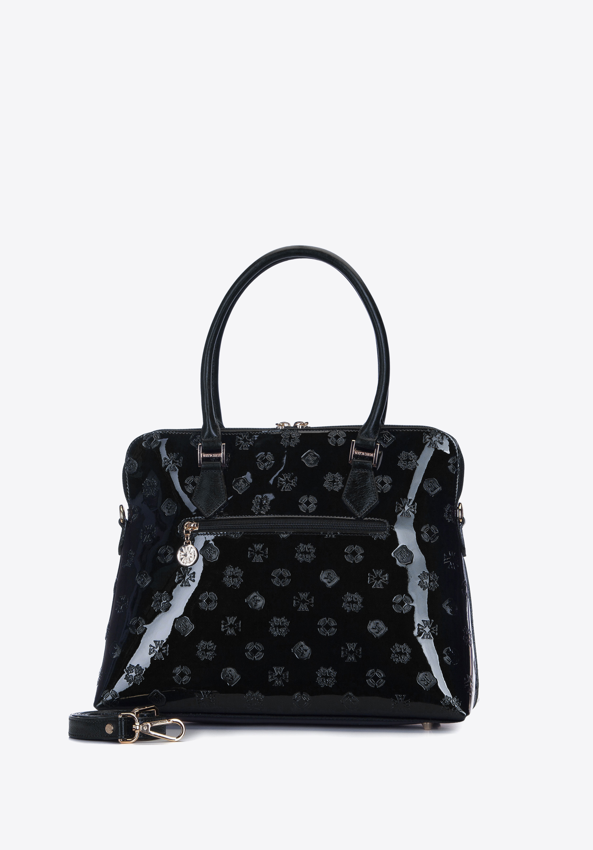 Kuferek lakierowany z tłoczeniami i tasiemką