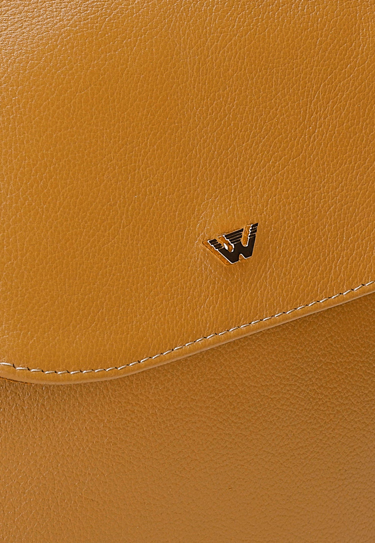 Beżowy skórzany plecak miejski z klapką