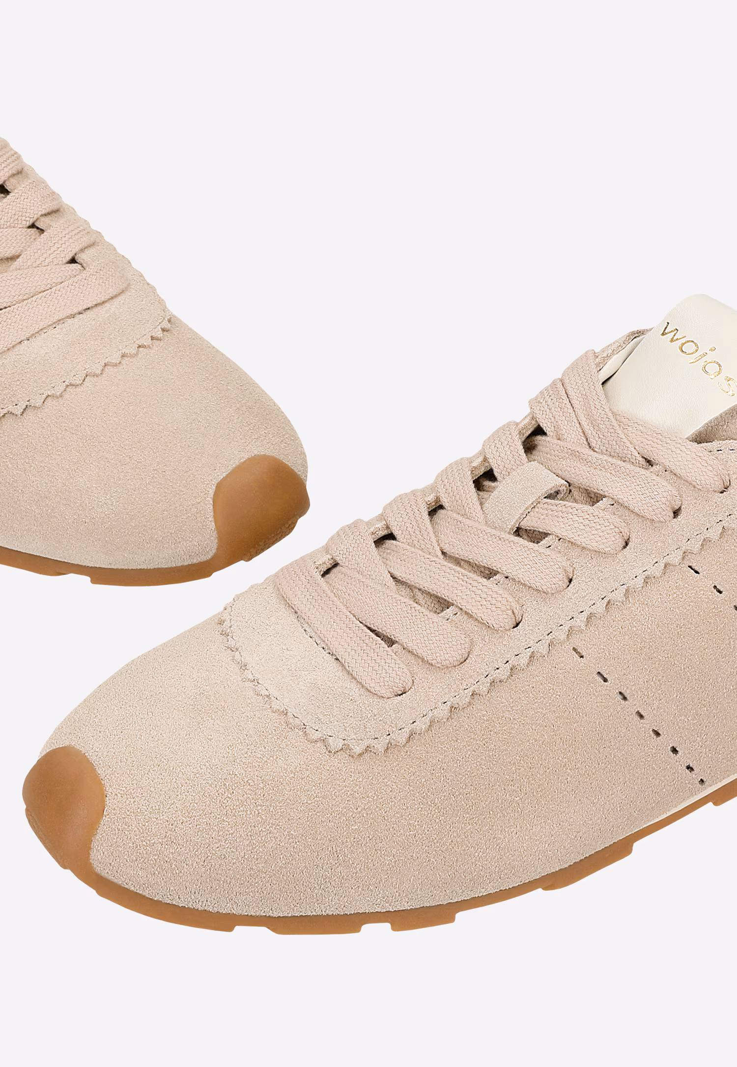 Jasnoniebieskie sneakersy na cienkiej podeszwie