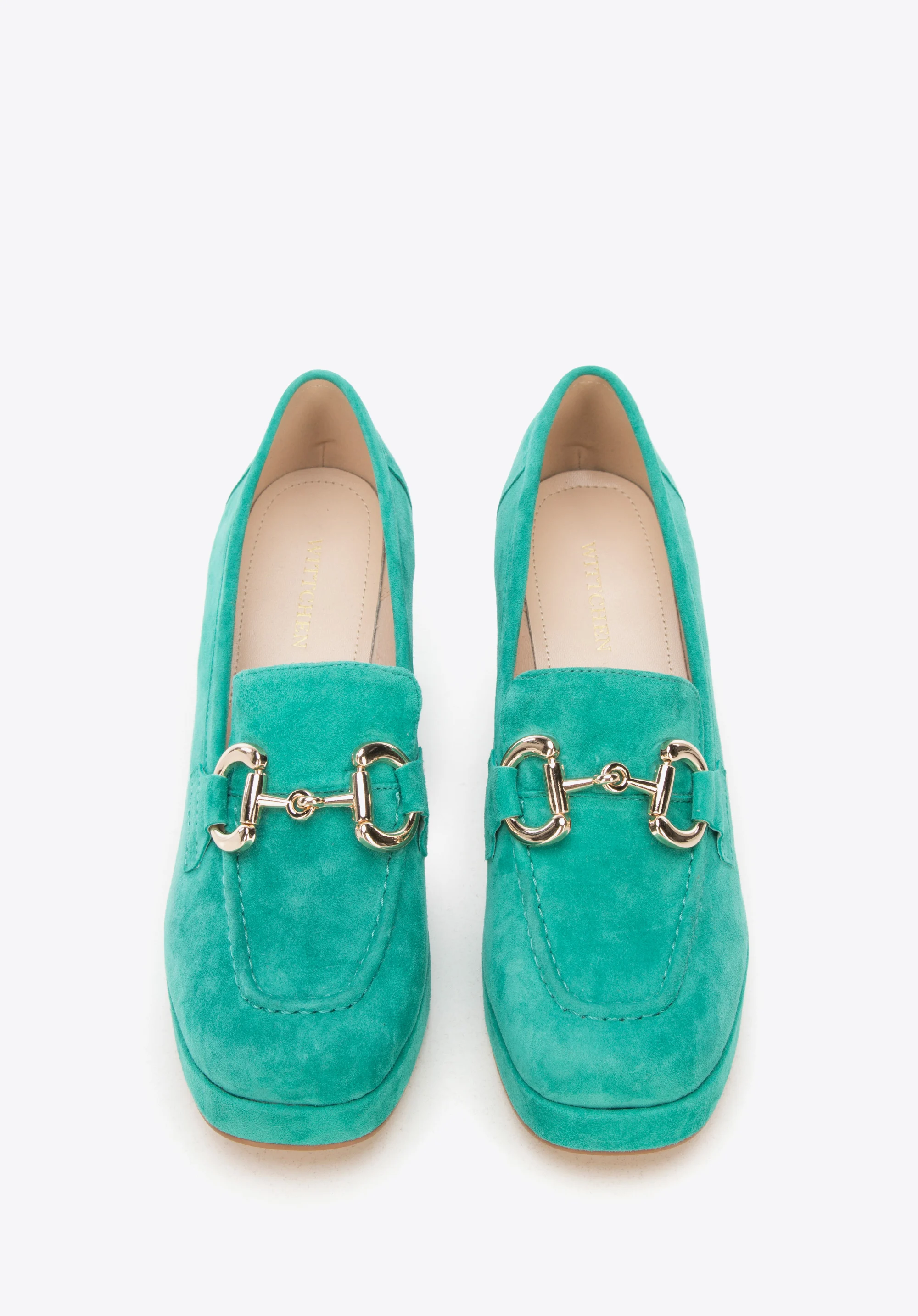 Czółenka zamszowe z klamerką na platformie