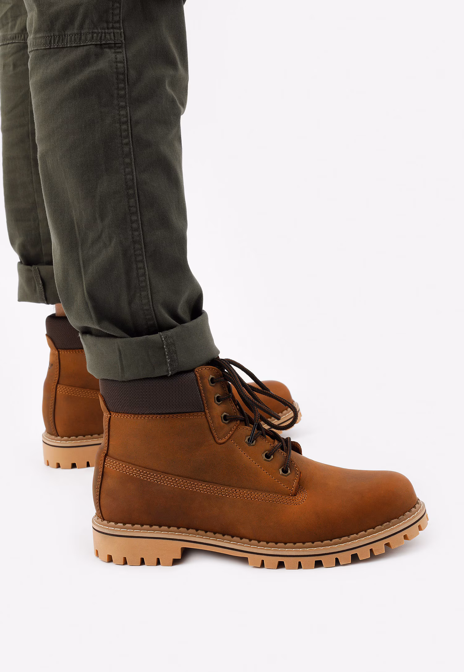 Brązowe sznurowane workery męskie