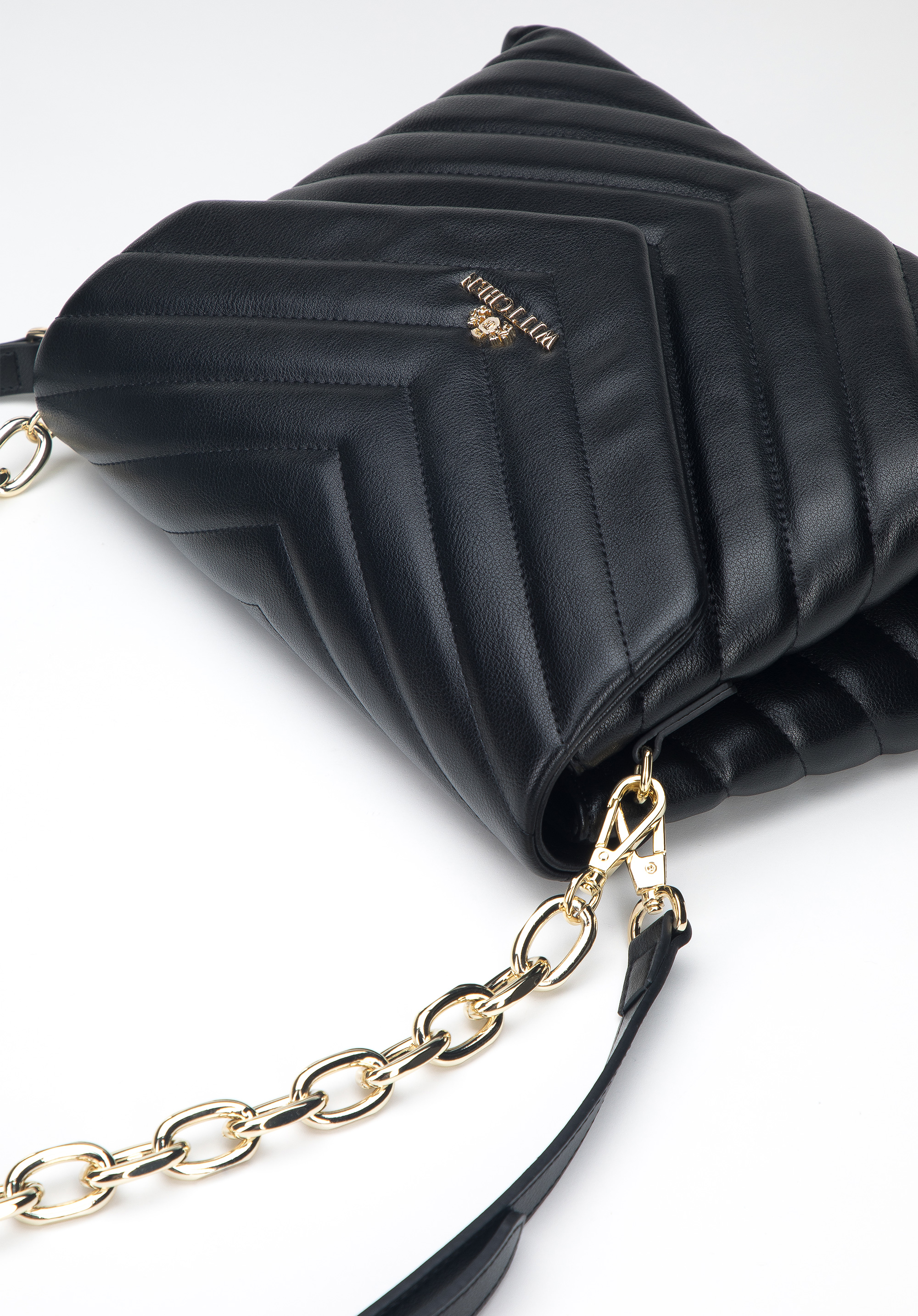 Damska torebka z pikowanej skóry na łańcuchu trapezowa