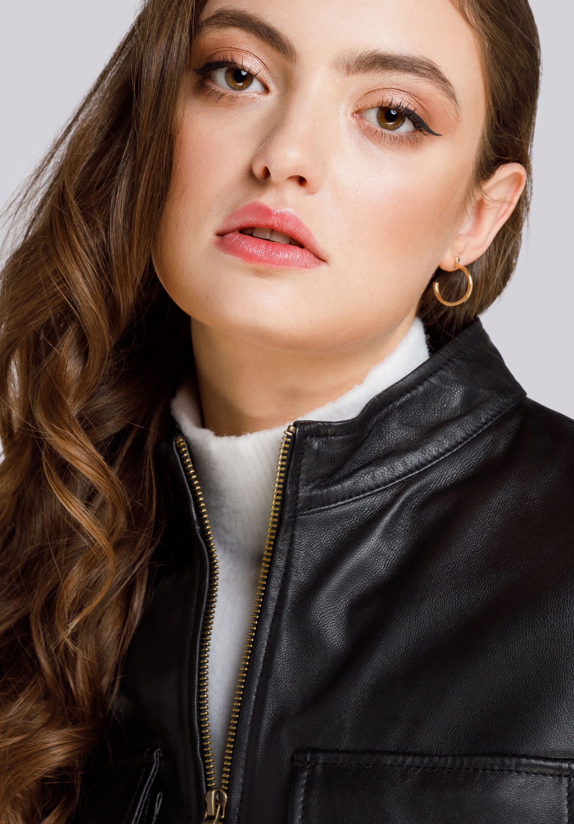 Damska kurtka skórzana krótka