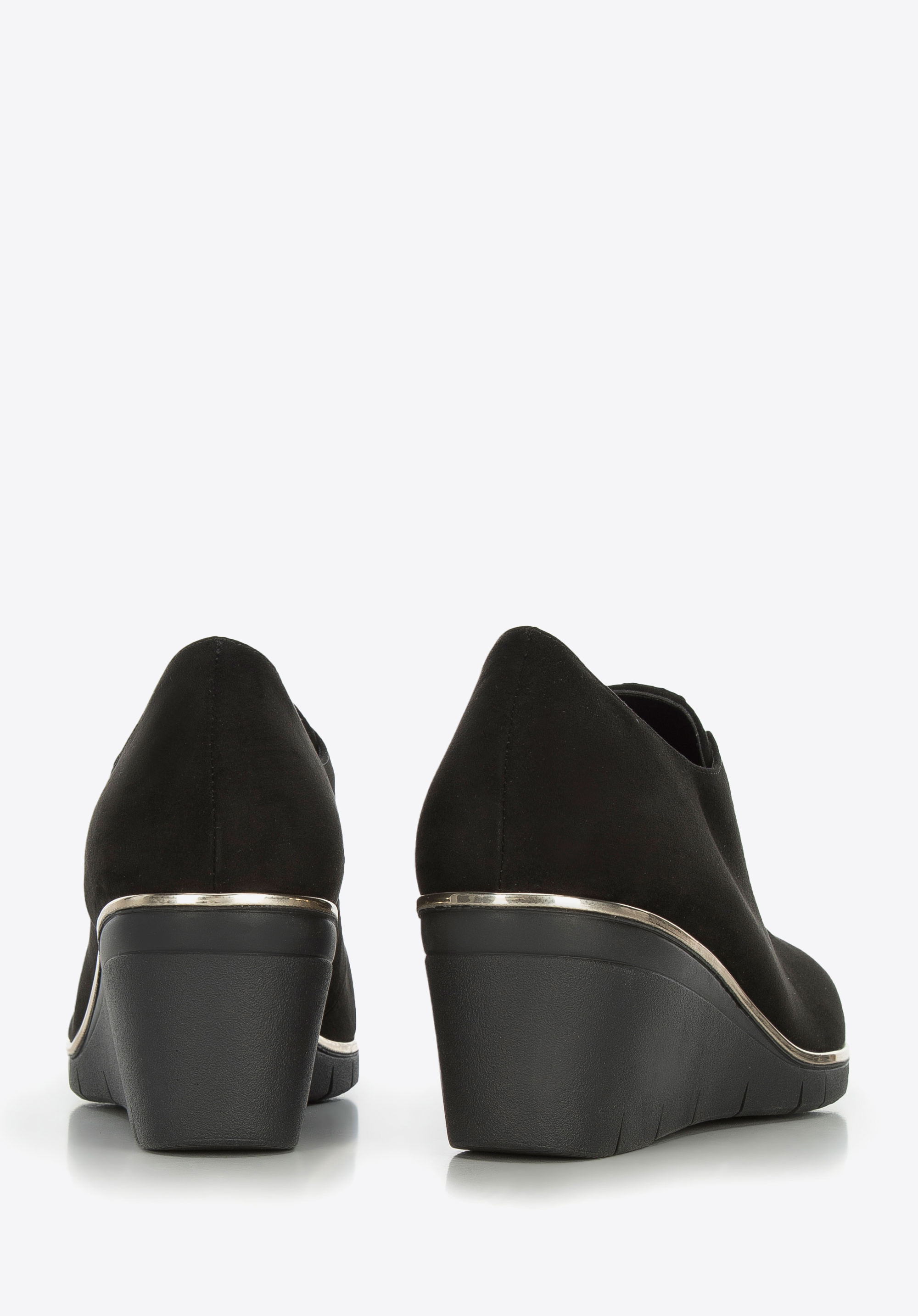 Damskie półbuty na koturnie z błyszczącą wstawką