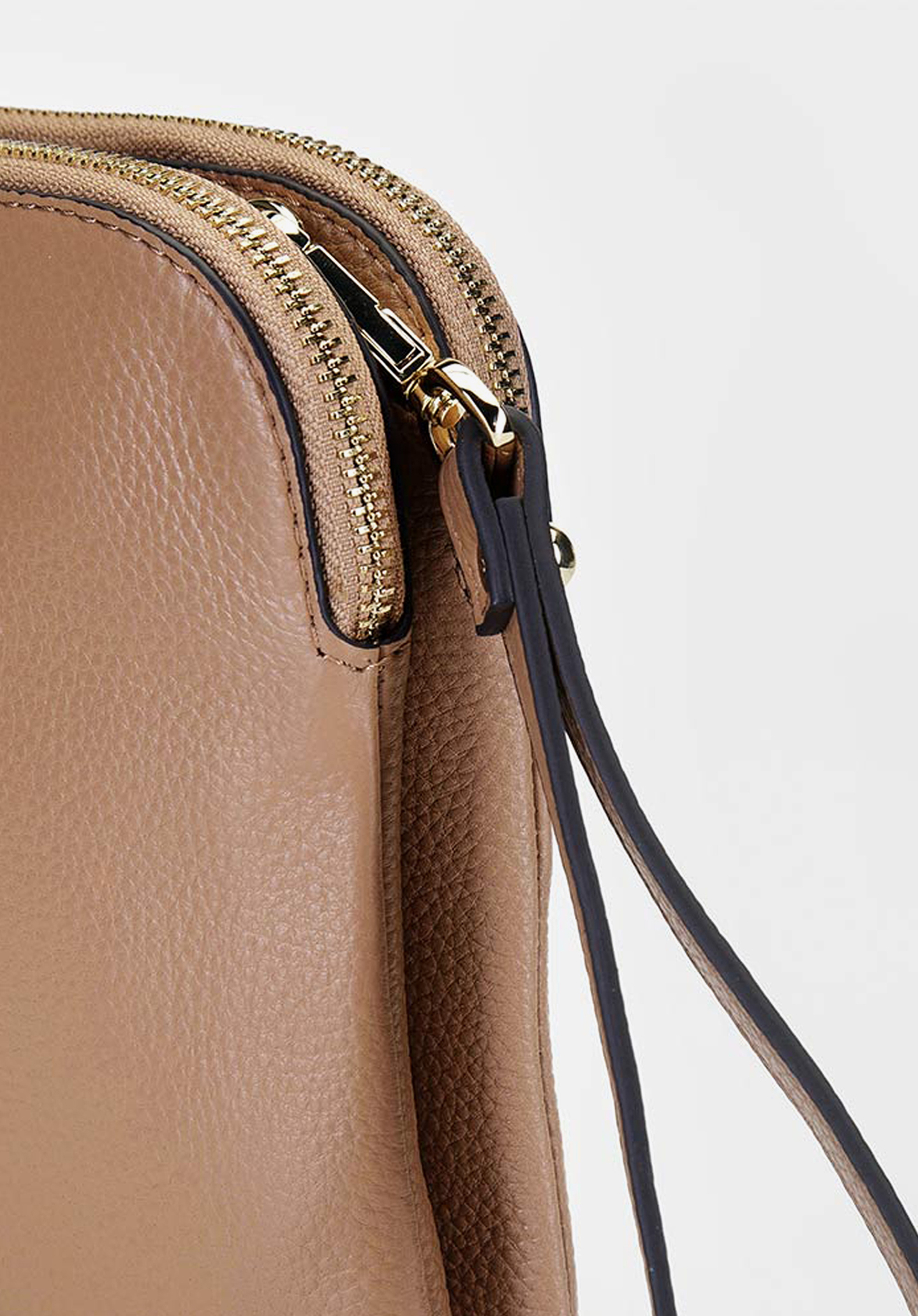 Damska listonoszka ze skóry trapezowa mała