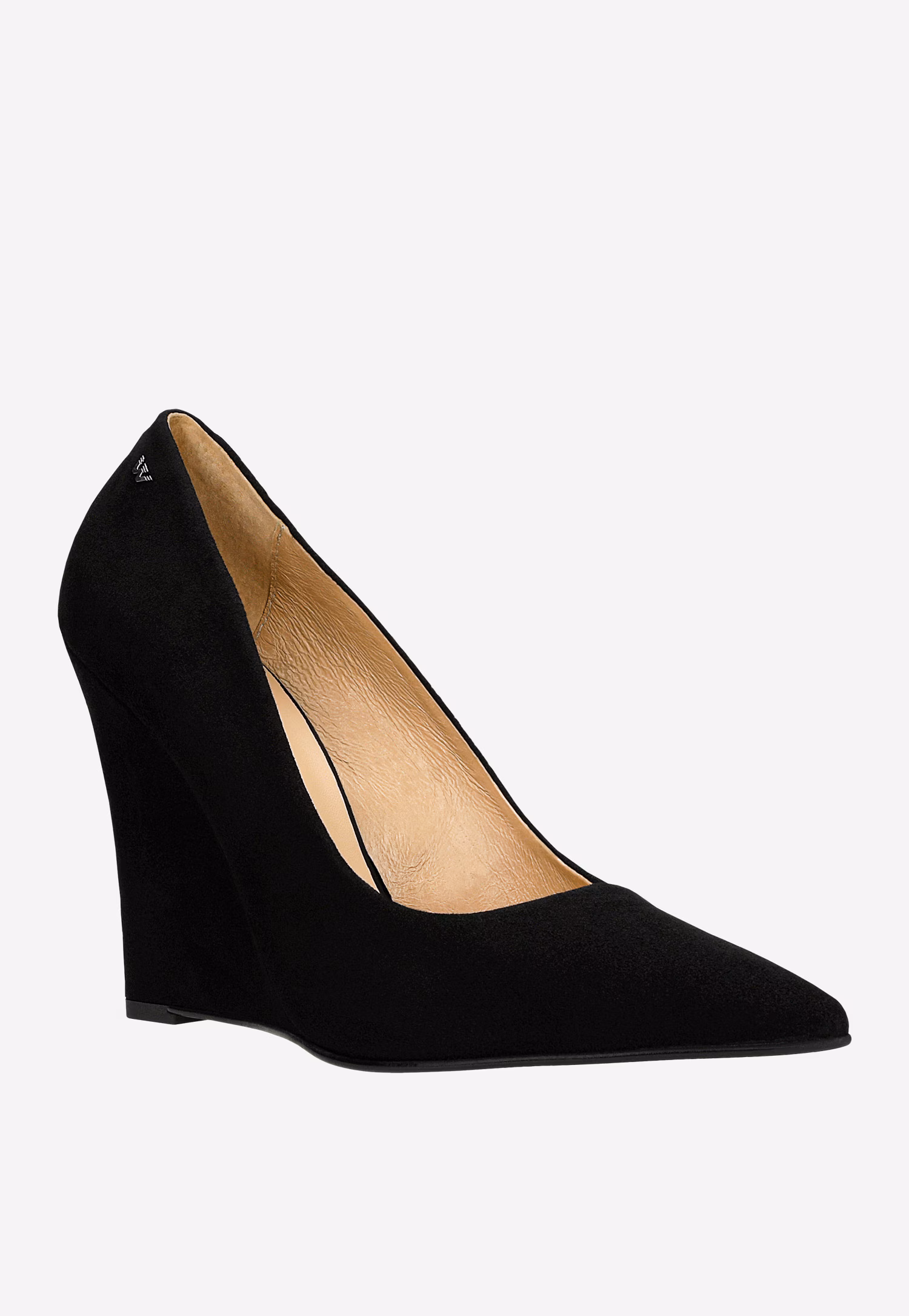 Wysokie czółenka na koturnie z noskiem w szpic