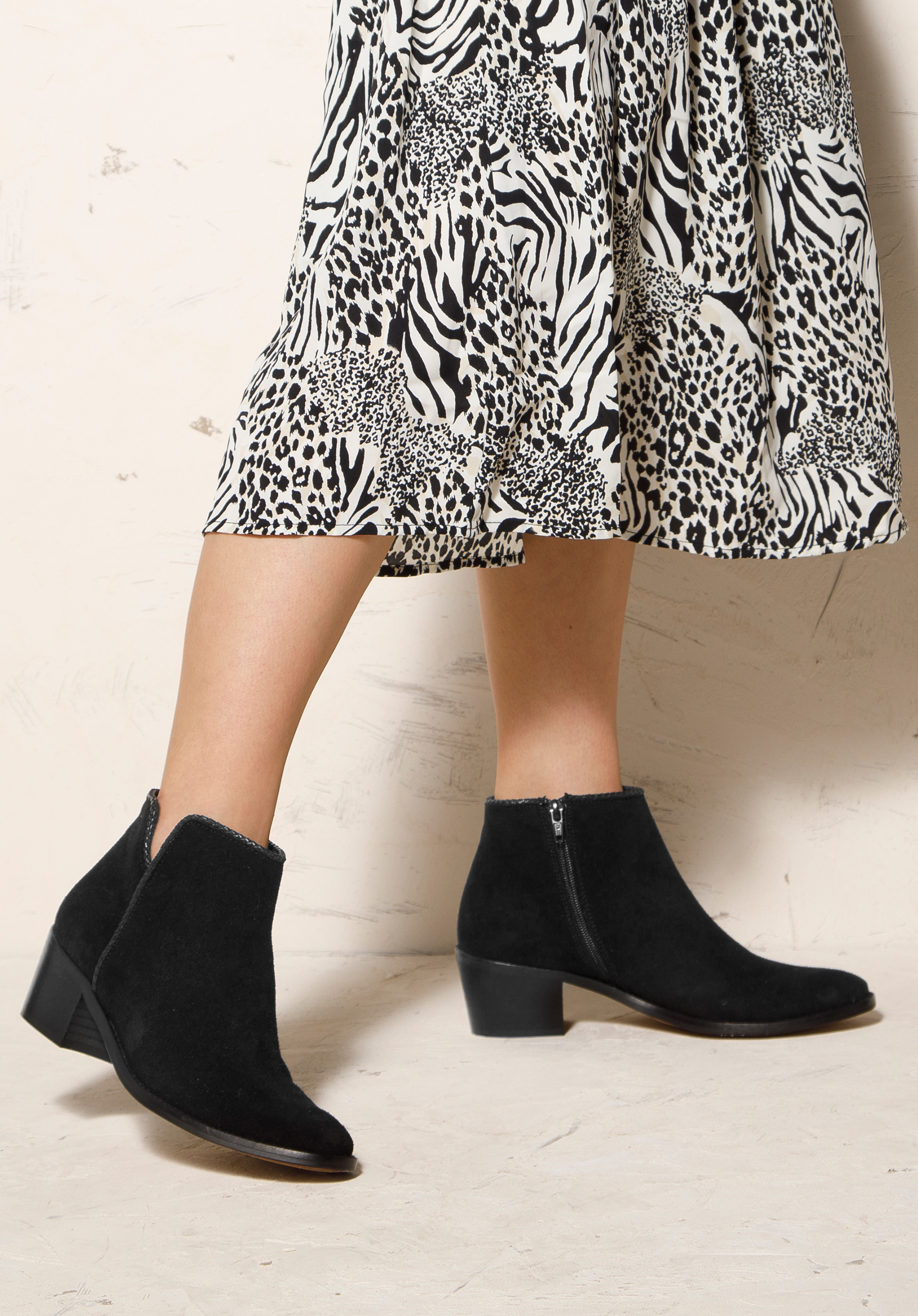 Kowbojki zamszowe z rzemieniem