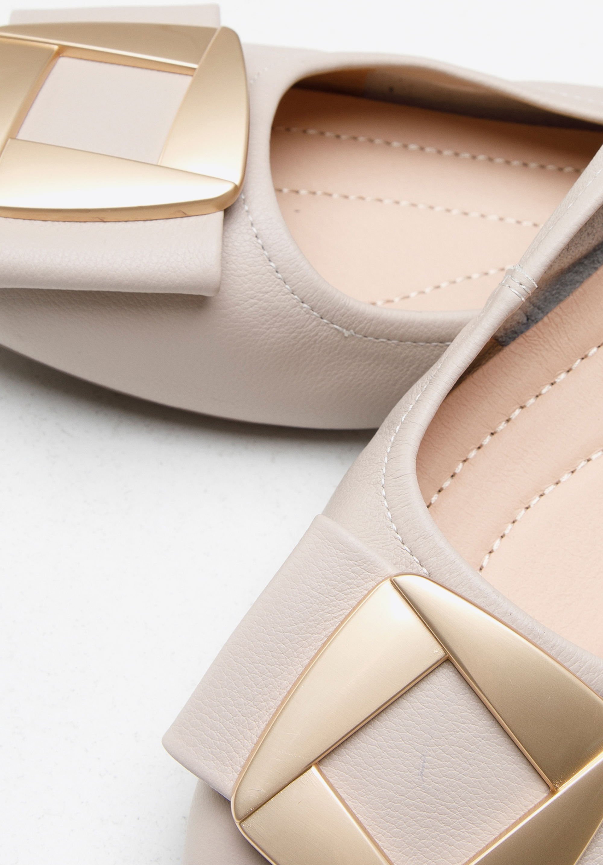 Baleriny z miękkiej skóry z klamrą