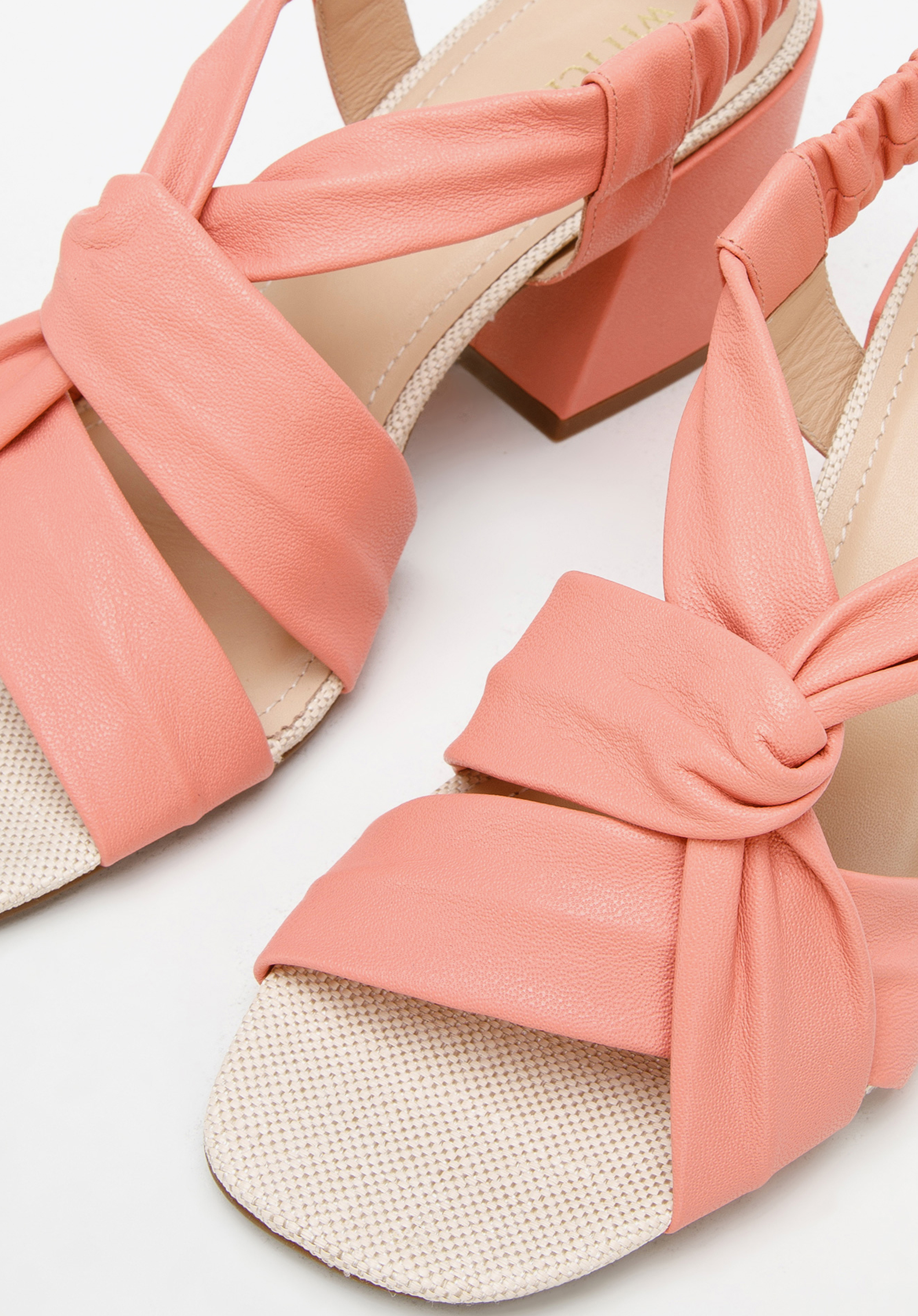 Damskie sandały skórzane z supełkiem na obcasie