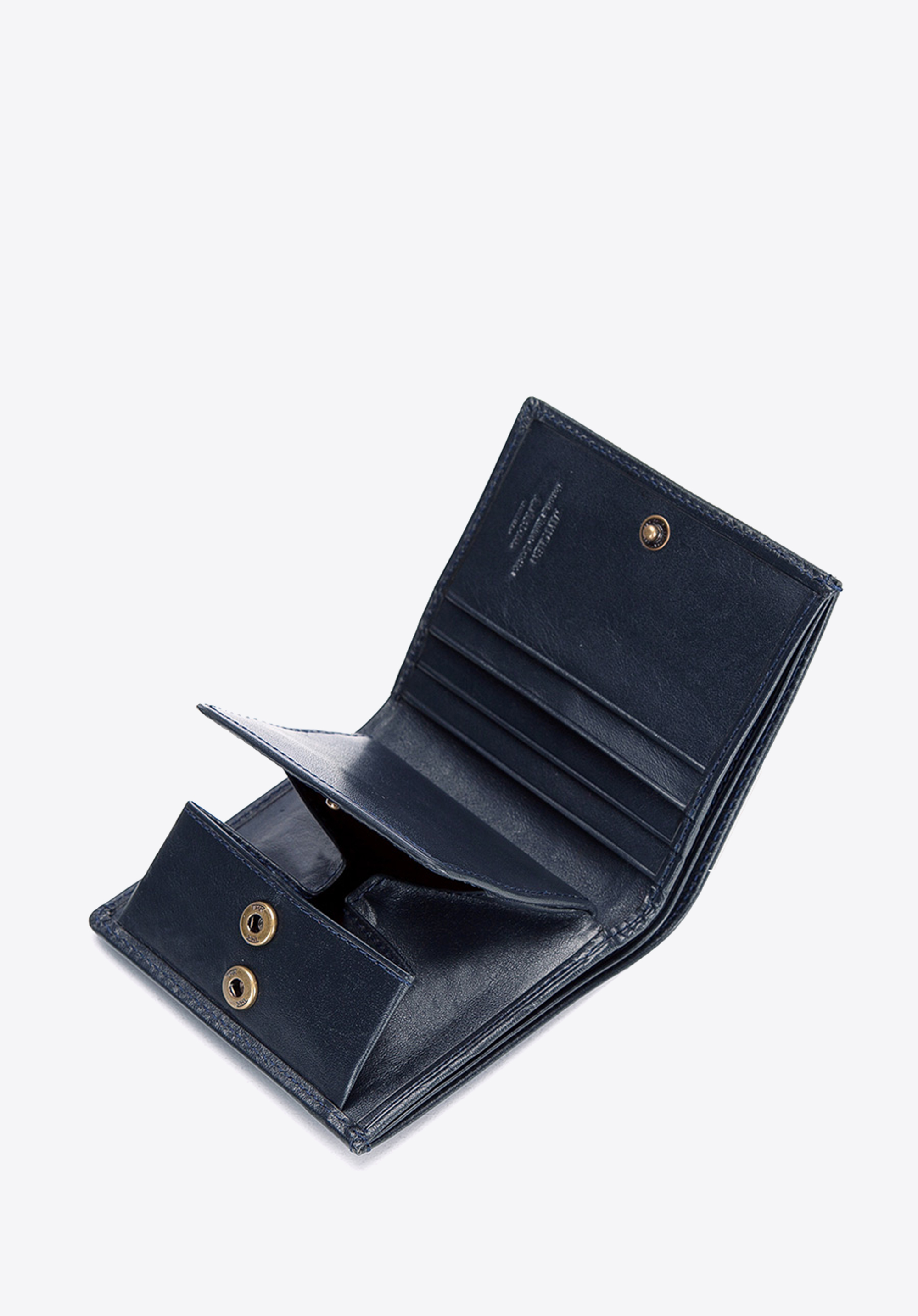 Damski portfel skórzany z herbem na zatrzask