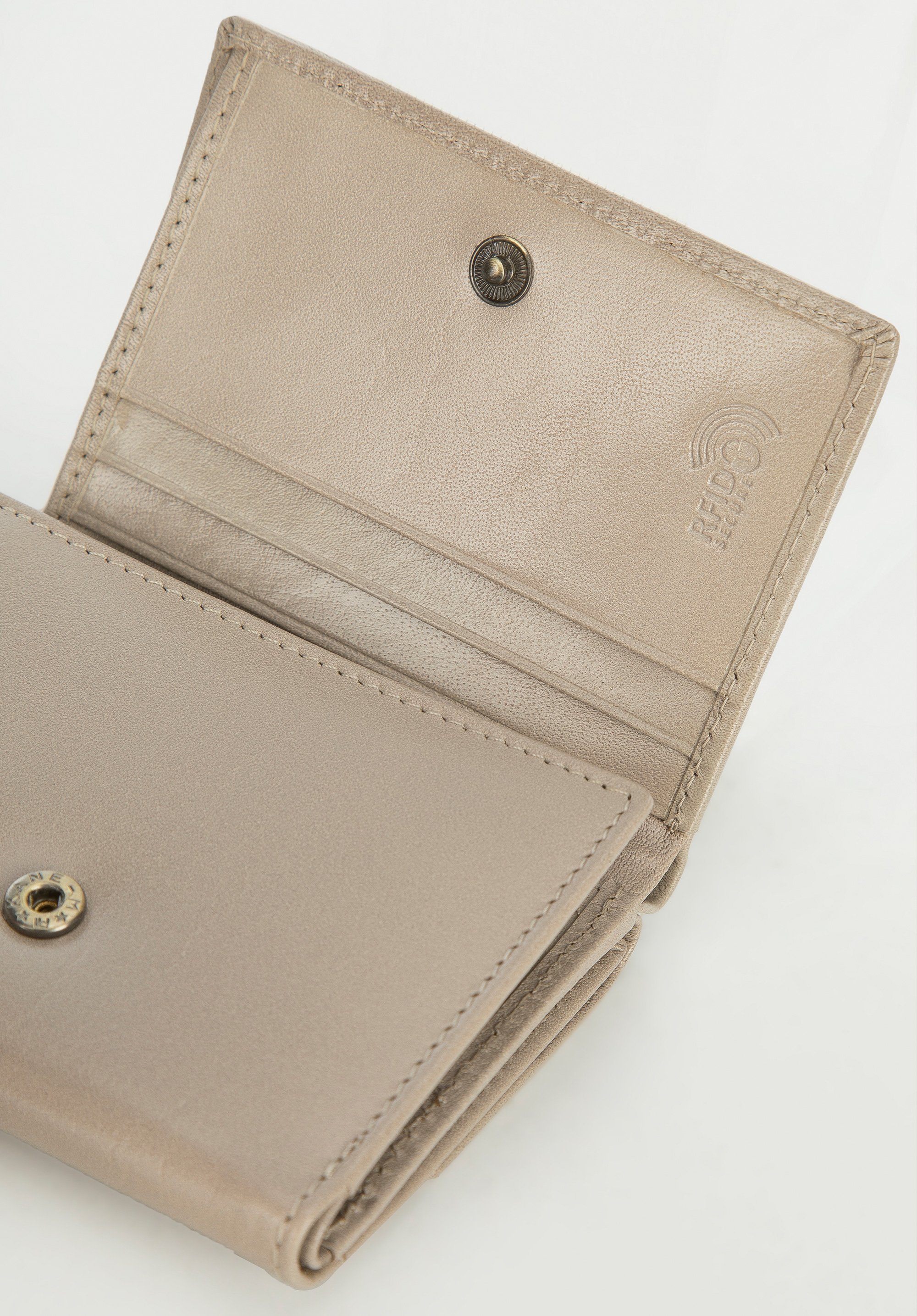 Damski portfel z gładkiej skóry dwustronny na zatrzask