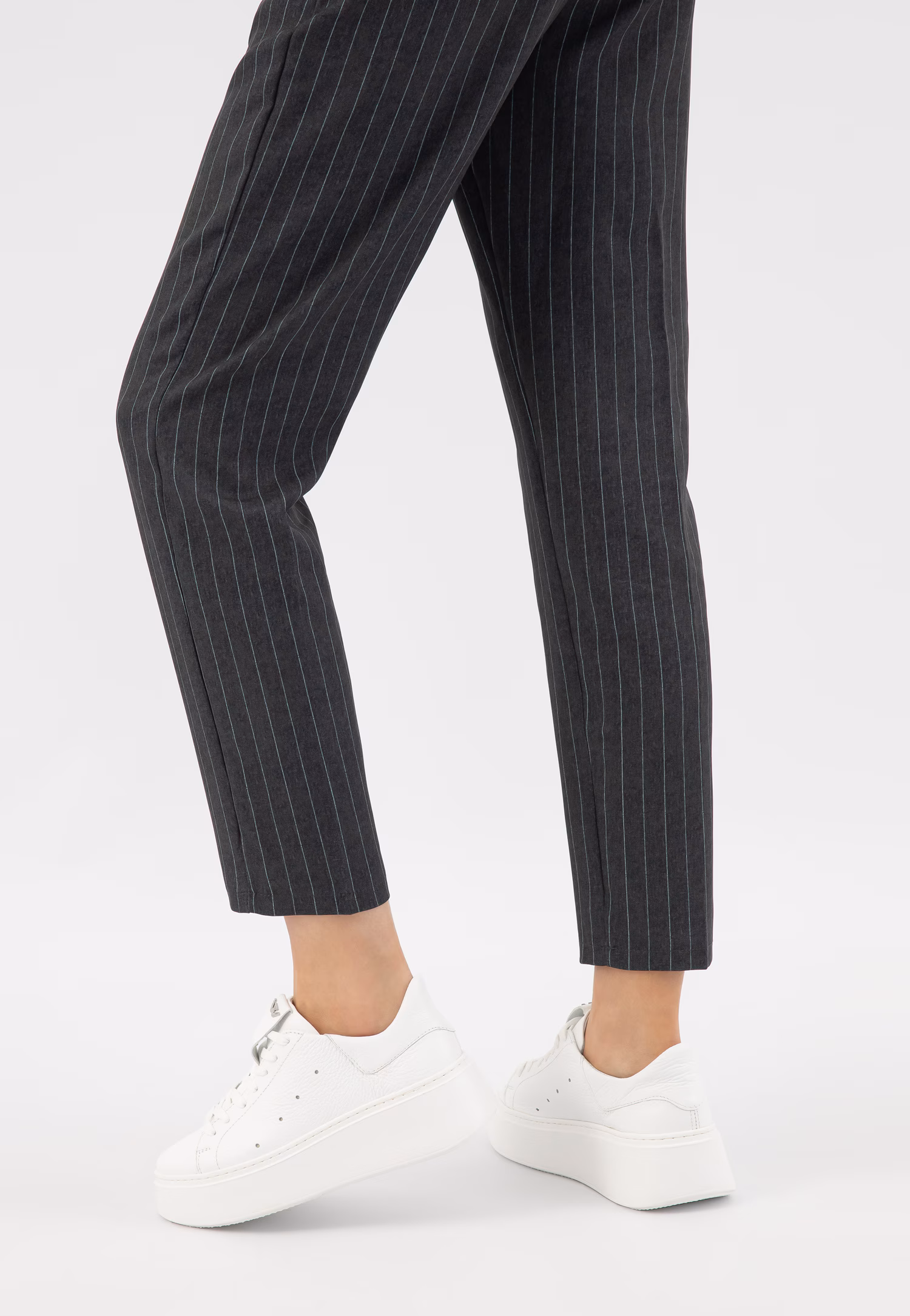 Lekkie białe trampki na flatformie