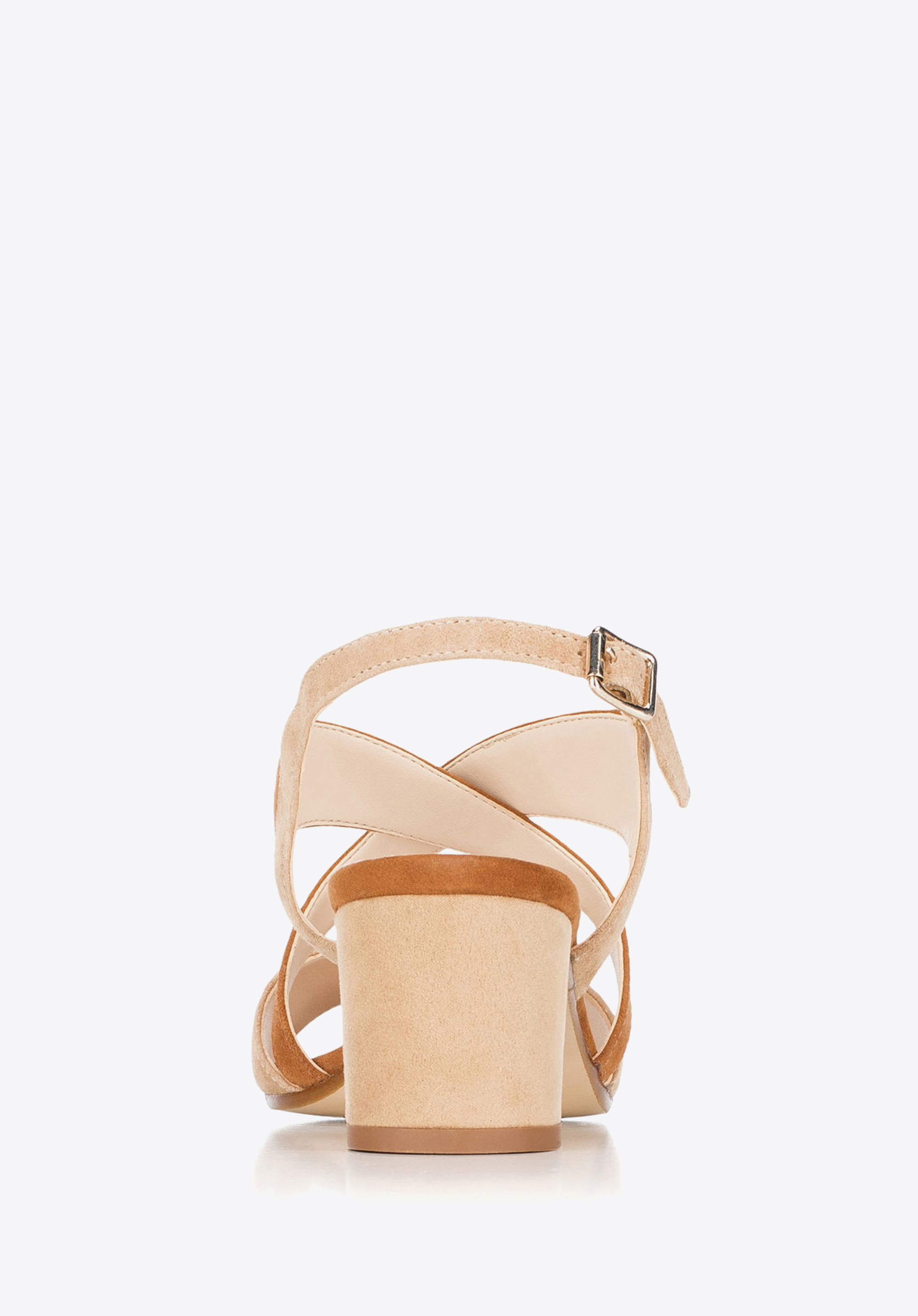 Damskie sandały zamszowe z szerokimi paskami