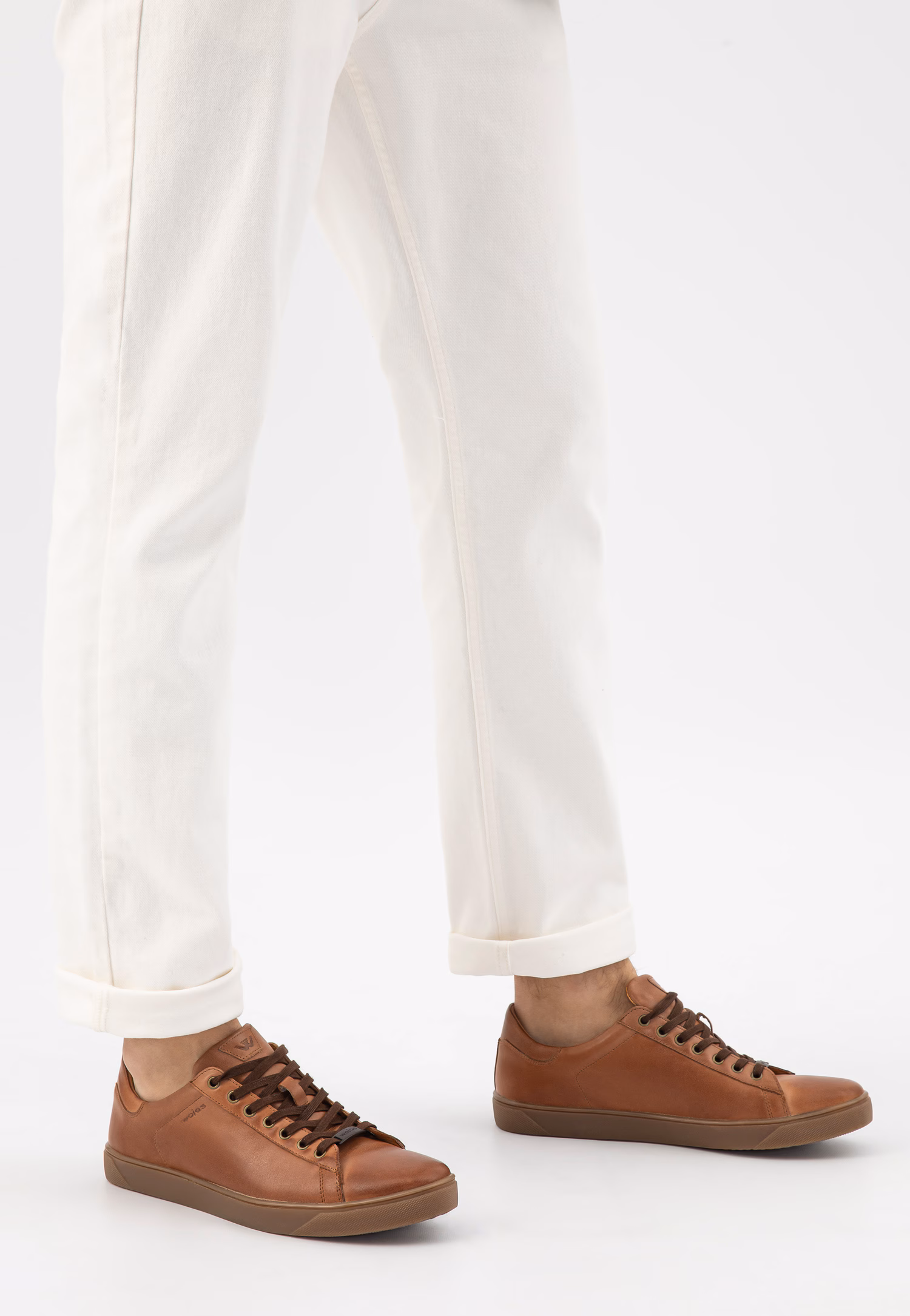 Czarne skórzane trampki męskie ze wstawkami z dwoiny