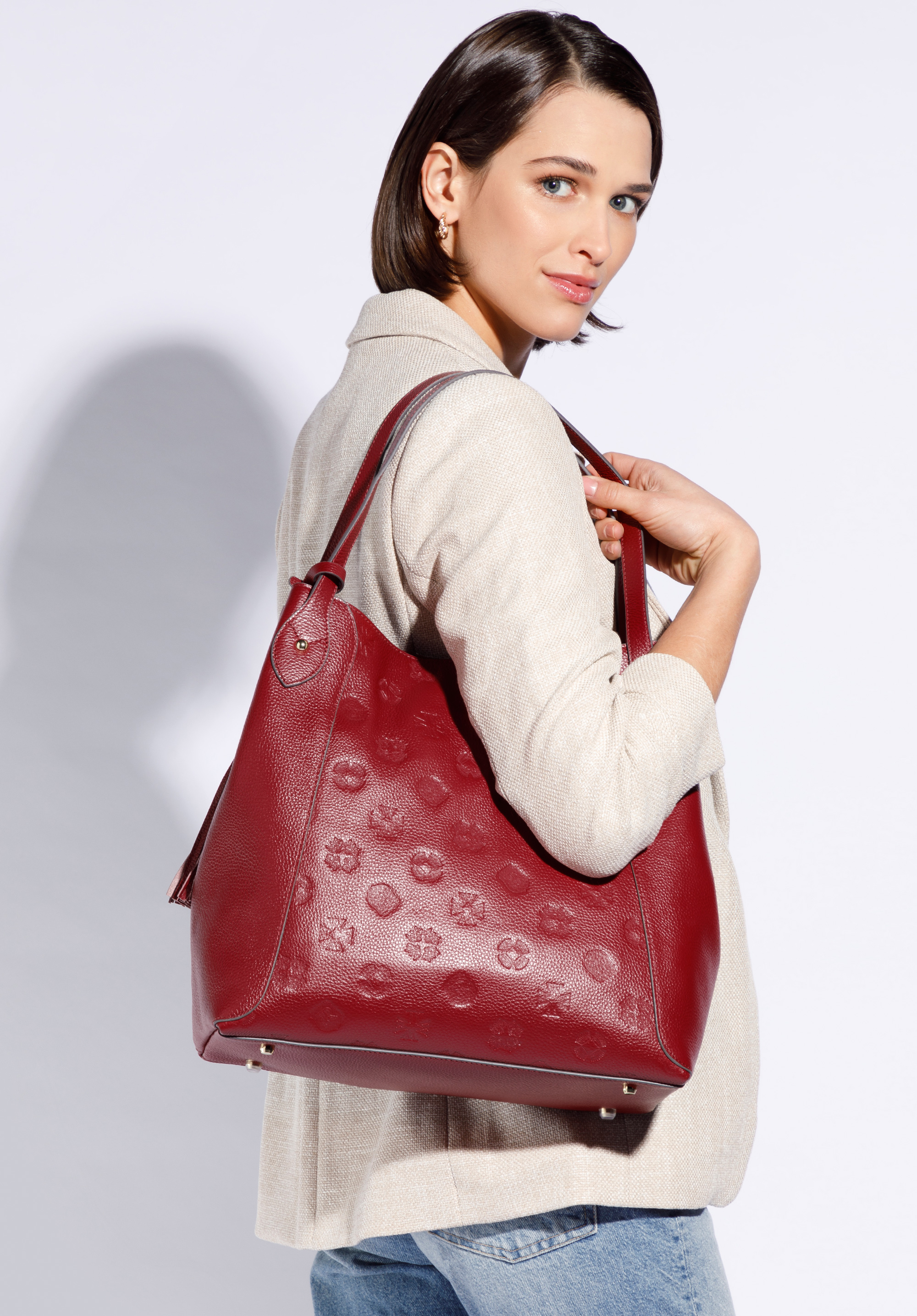 Torebka worek ze skóry w monogram z chwostem