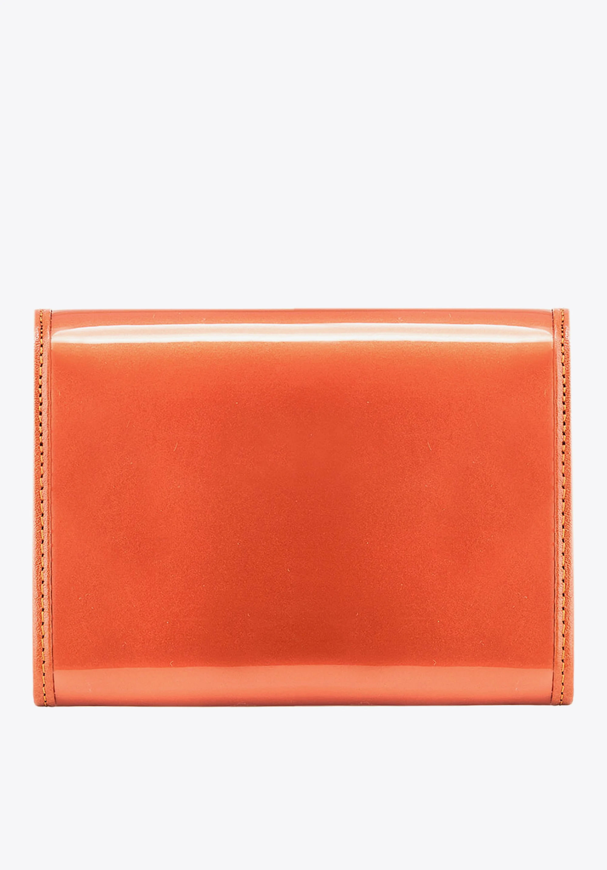 Damski portfel ze skóry lakierowany średni