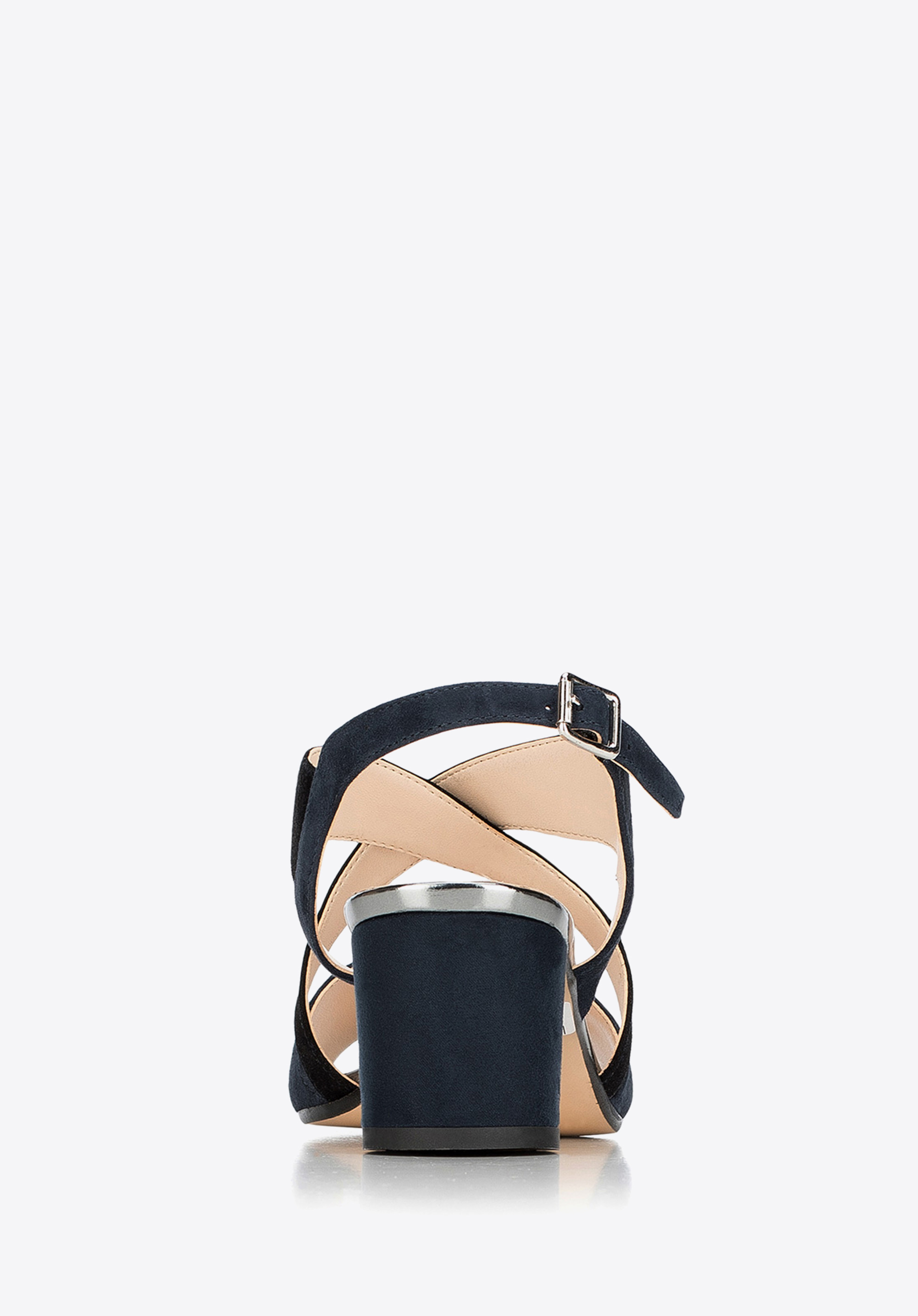 Damskie sandały zamszowe z szerokimi paskami