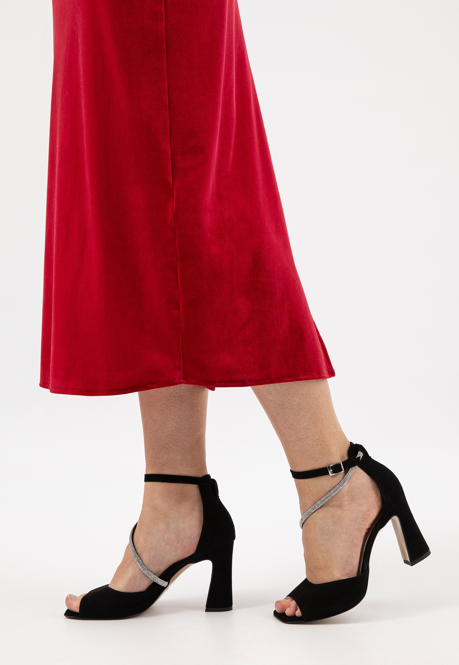 Czarne wieczorowe sandały na słupku z paskiem z kryształkami