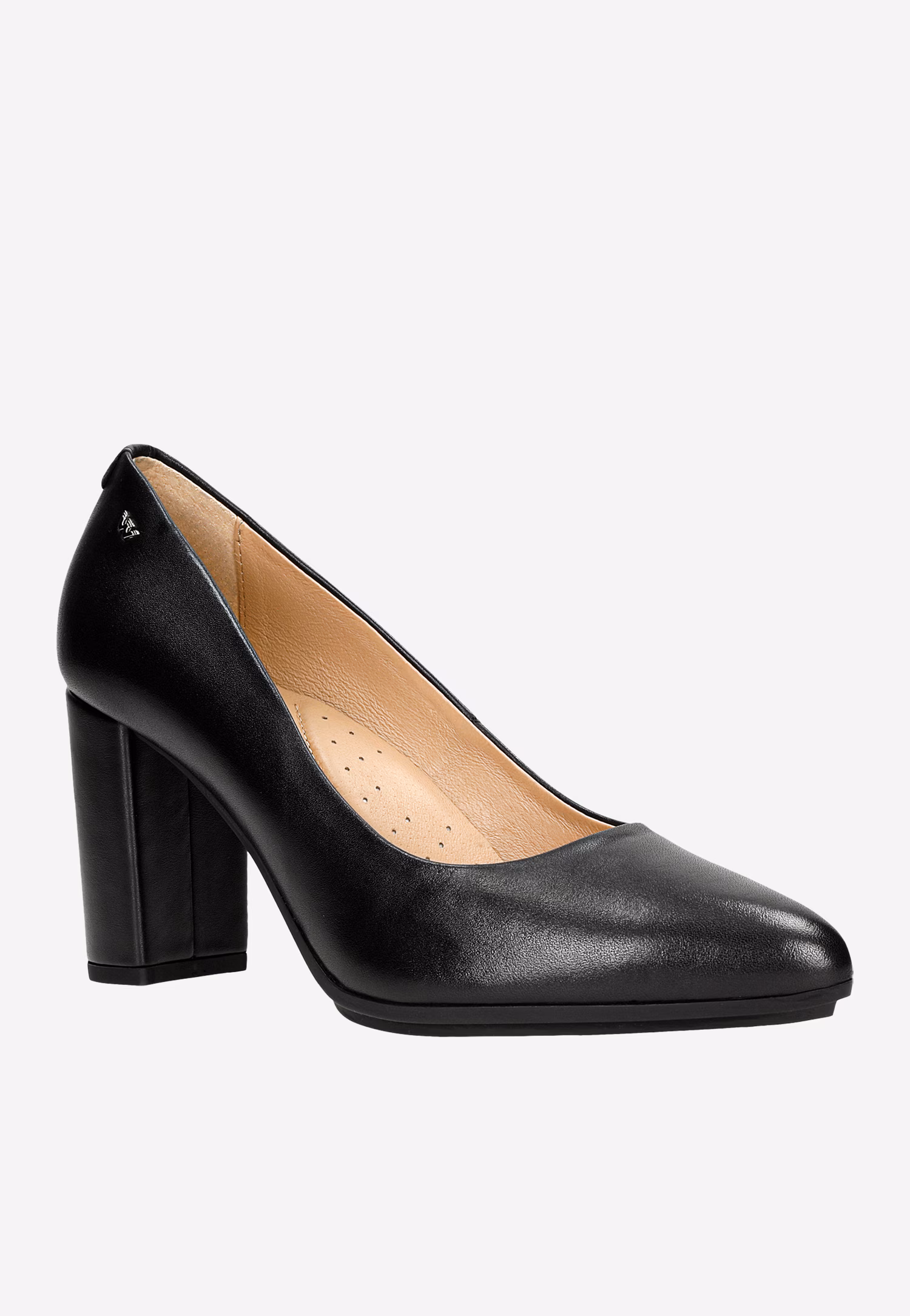 Czarne czółenka na słupku