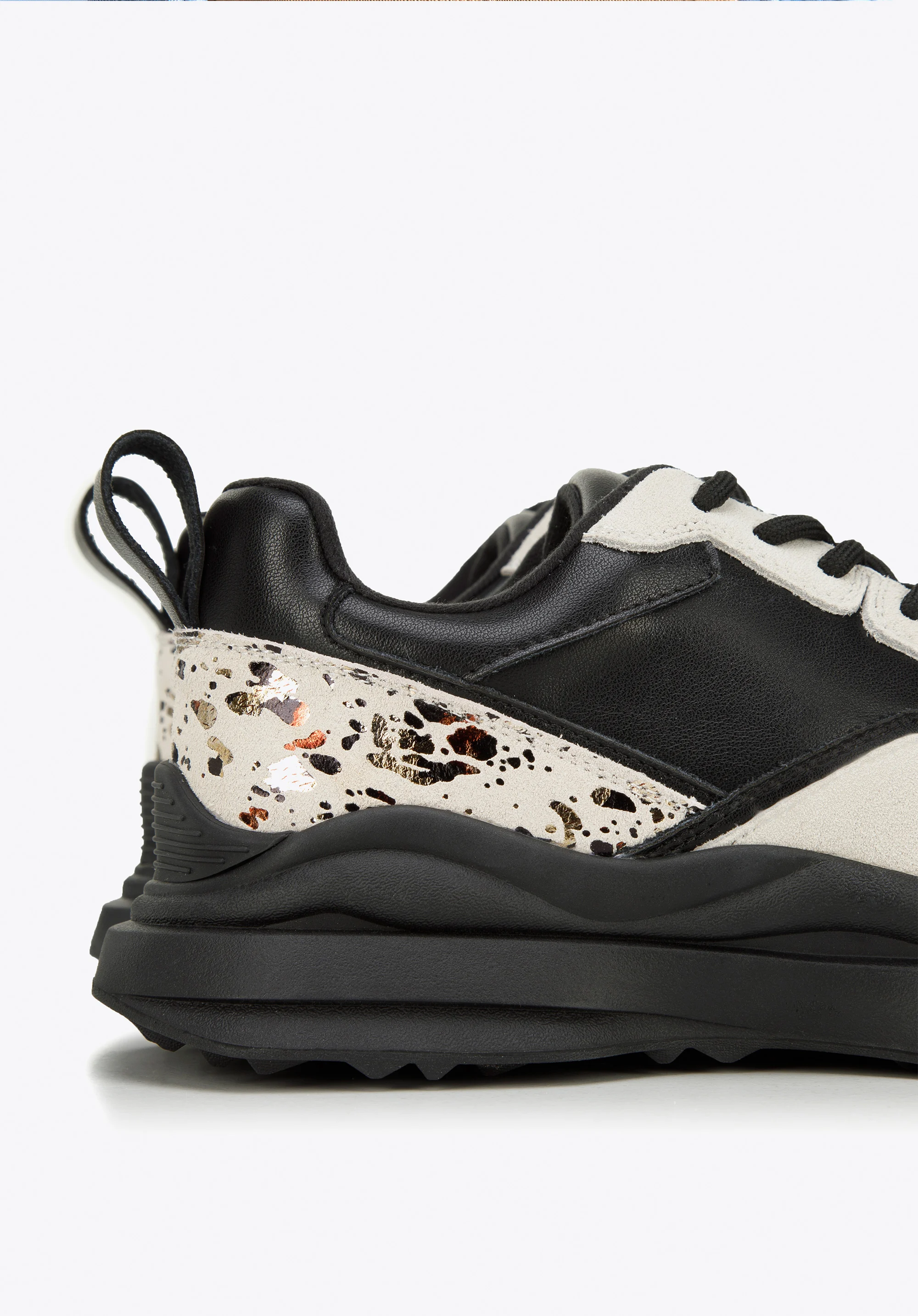 Damskie sneakersy z połyskującą wstawką