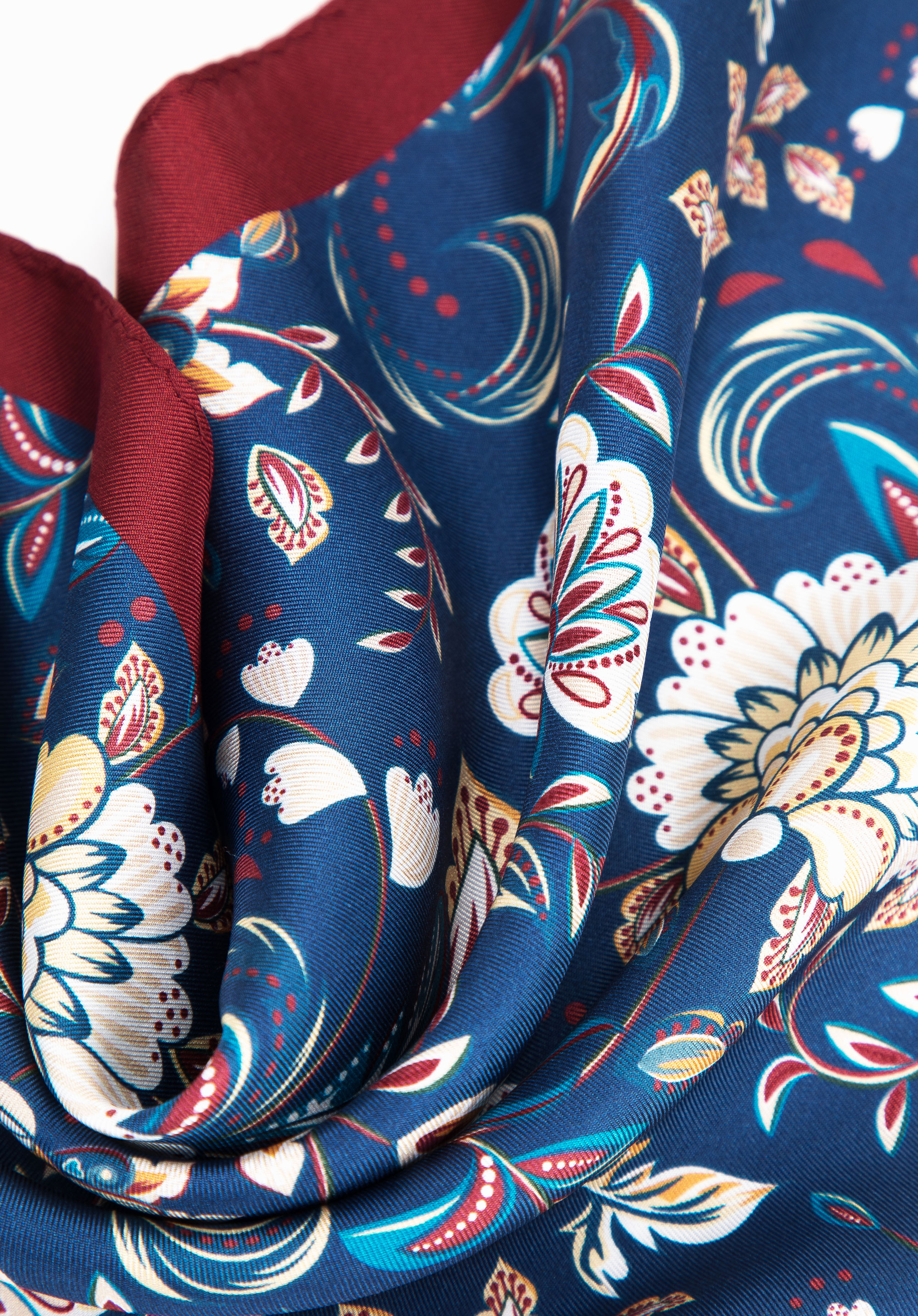 Poszetka jedwabna we wzory