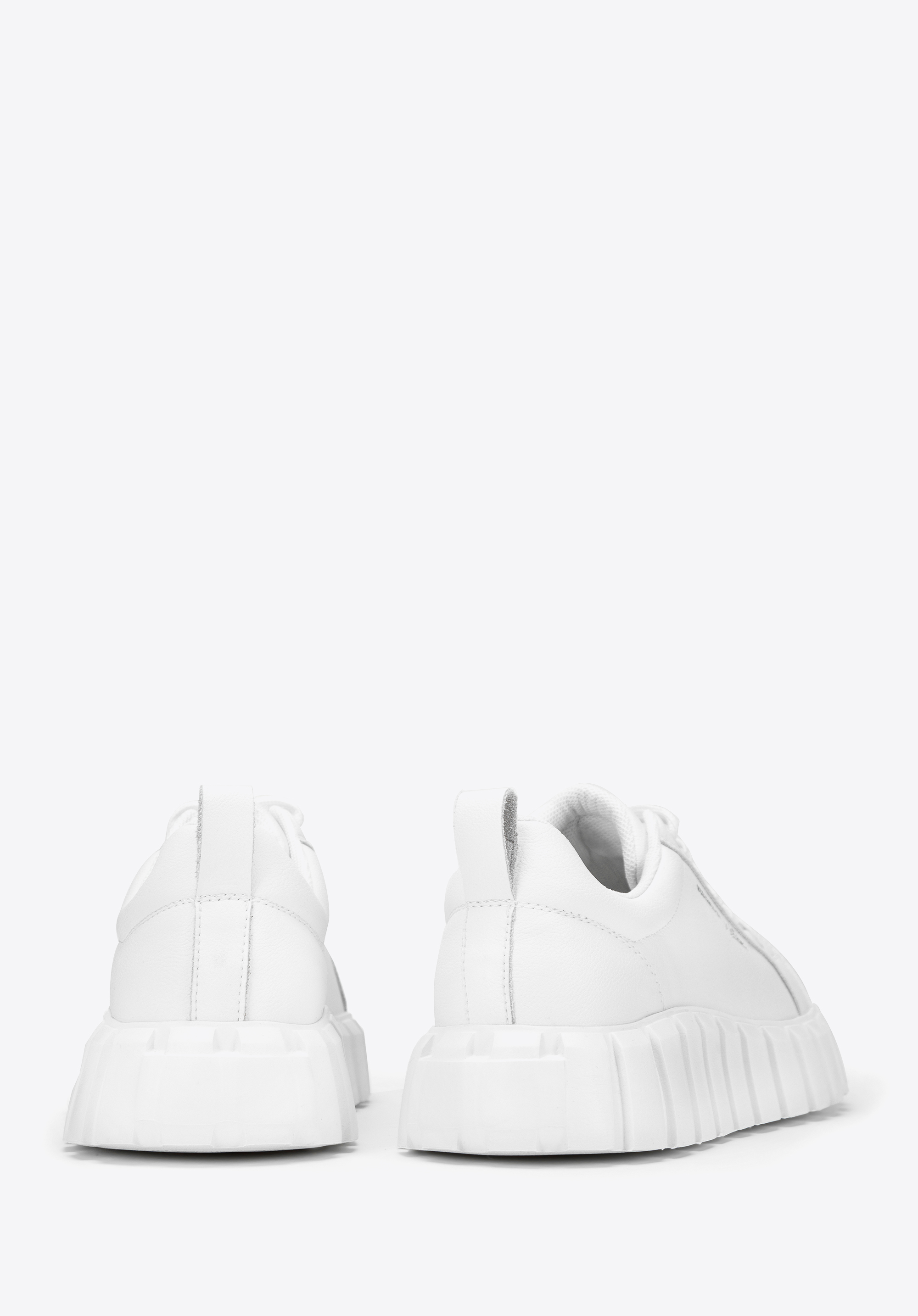 Damskie sneakersy skórzane na grubej platformie