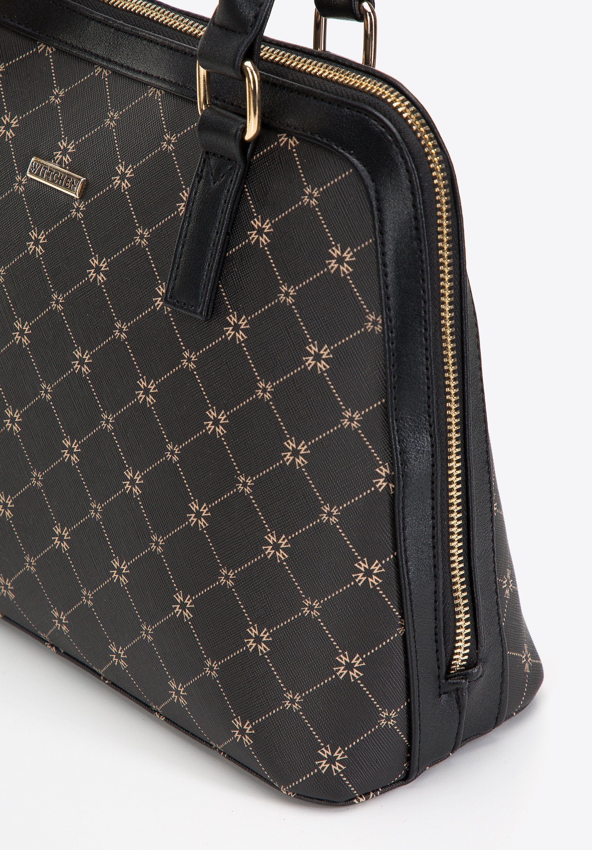 Torebka kuferek z ekoskóry w monogram