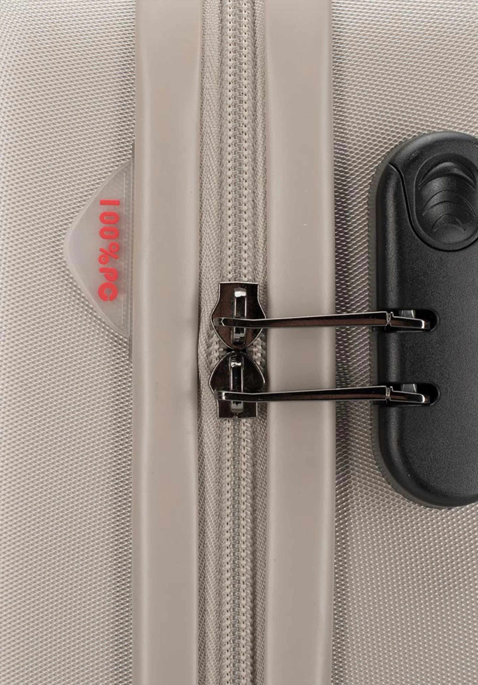 Walizka kabinowa z polikarbonu fakturowana