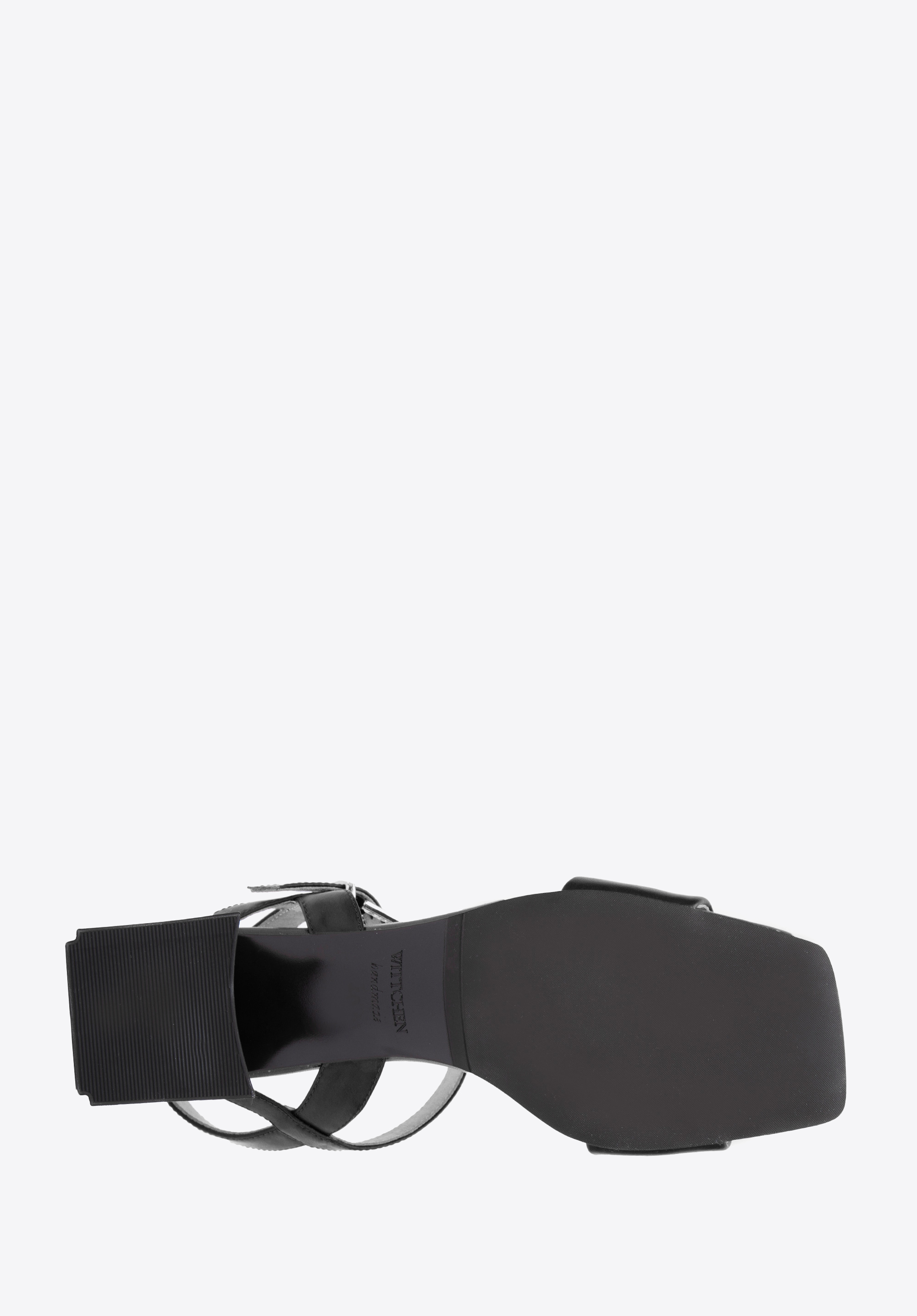 Damskie sandały skórzane z łańcuchem