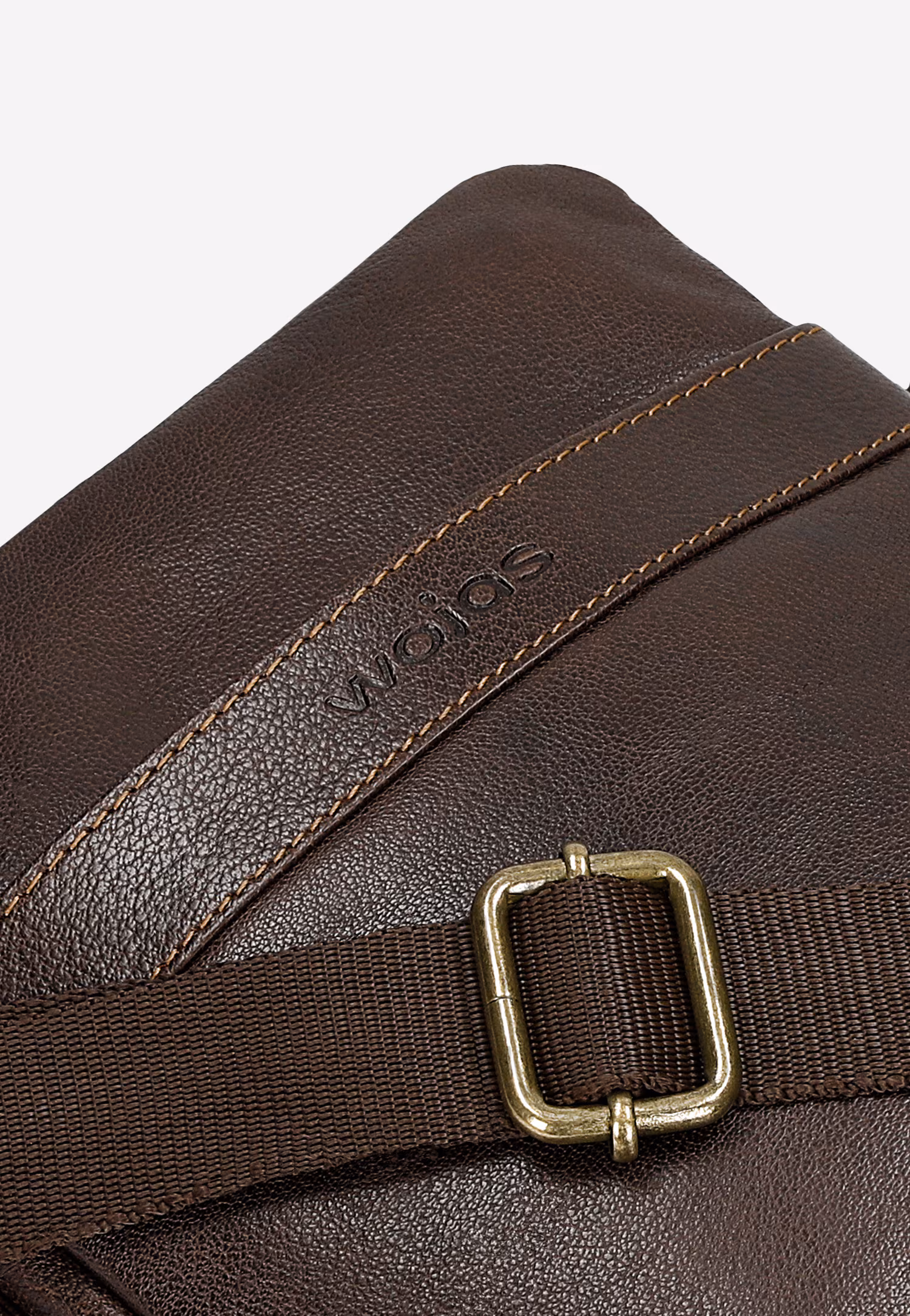 Mała skórzana torba męska na ramię w kolorze brązowym