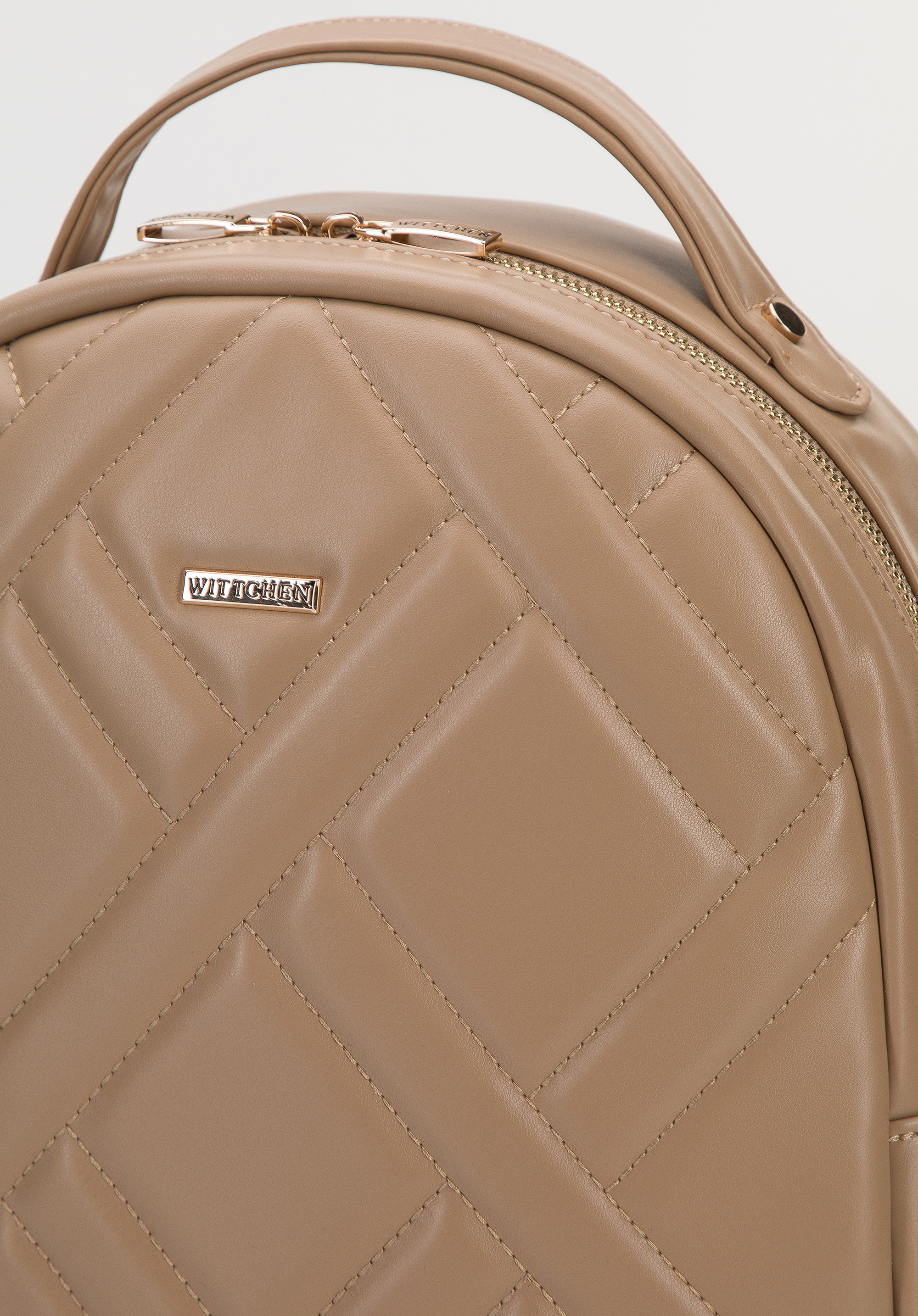 Damski plecak z ekoskóry z geometrycznym pikowaniem