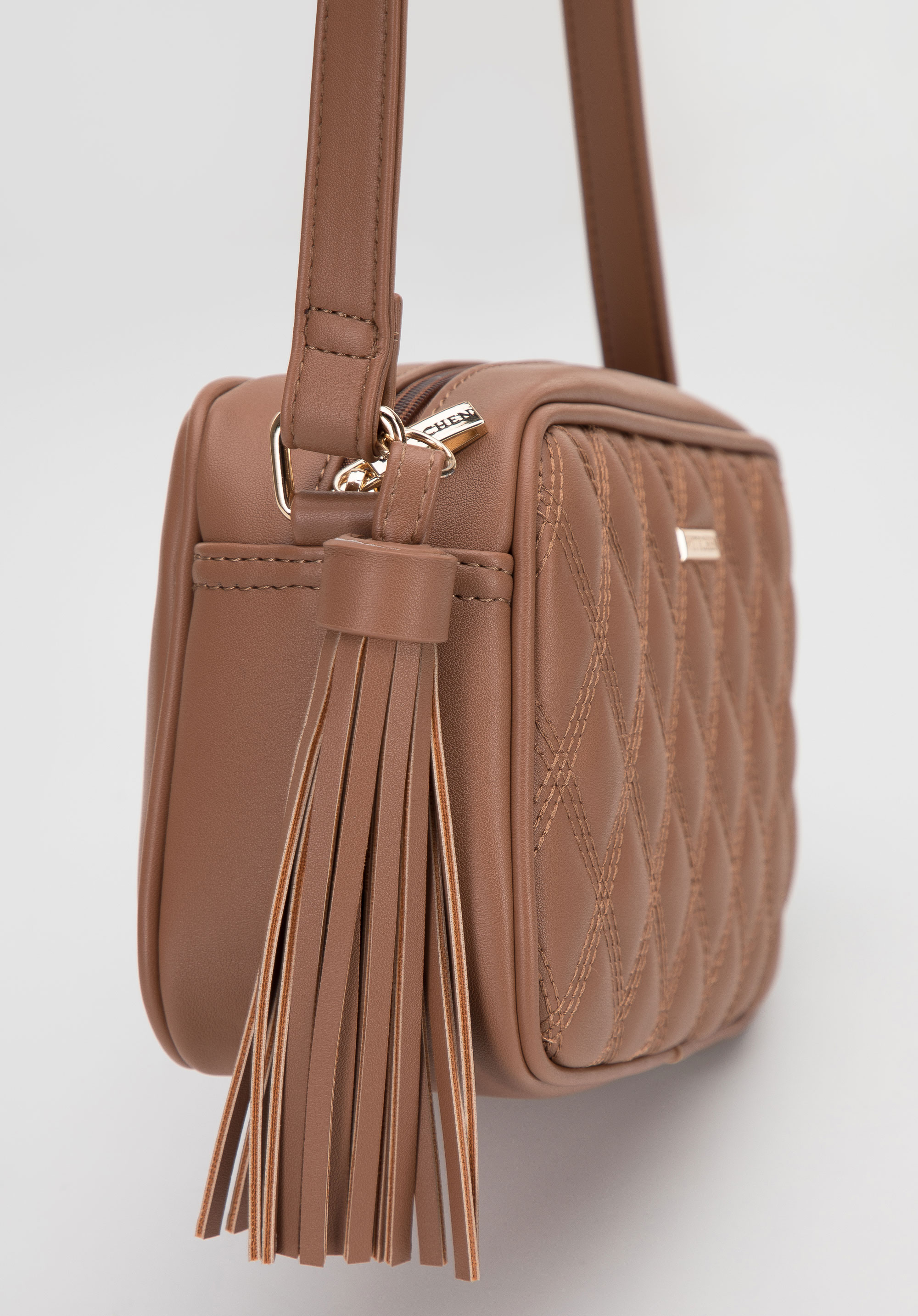 Damska listonoszka z pikowanej ekoskóry z chwostem