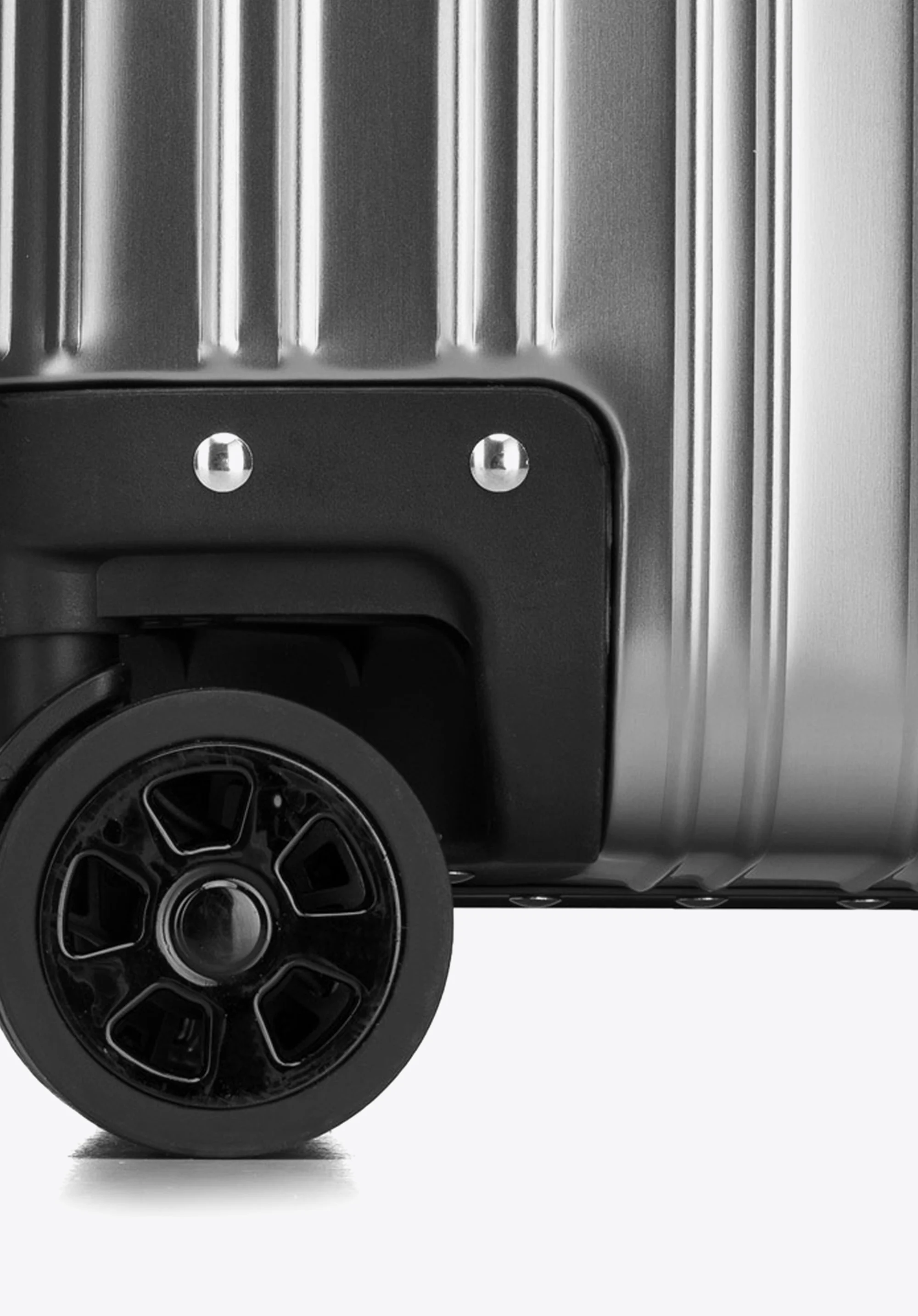 Walizka kabinowa z aluminium