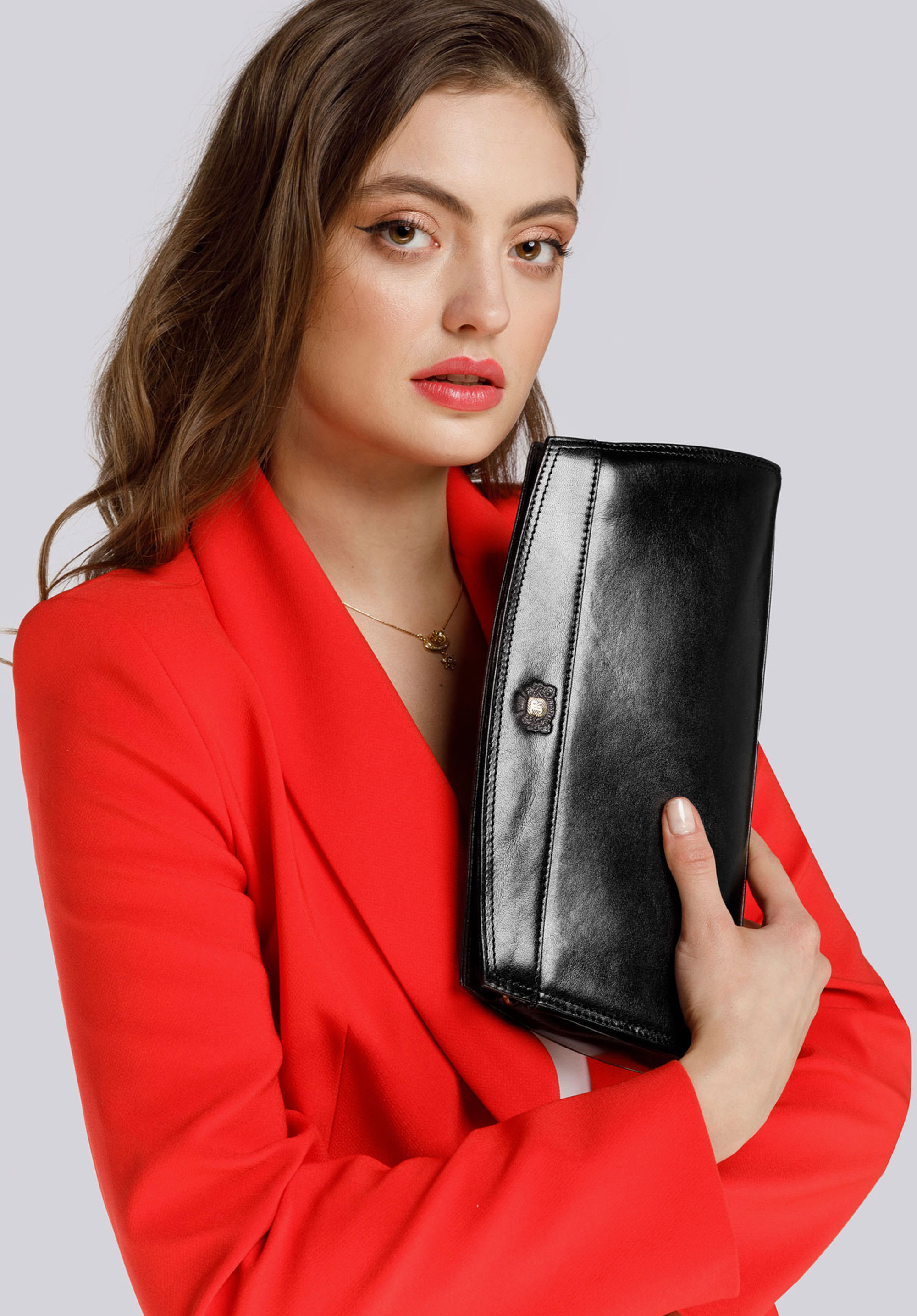 Kopertówka skórzana na podwójne magnetyczne zapięcie