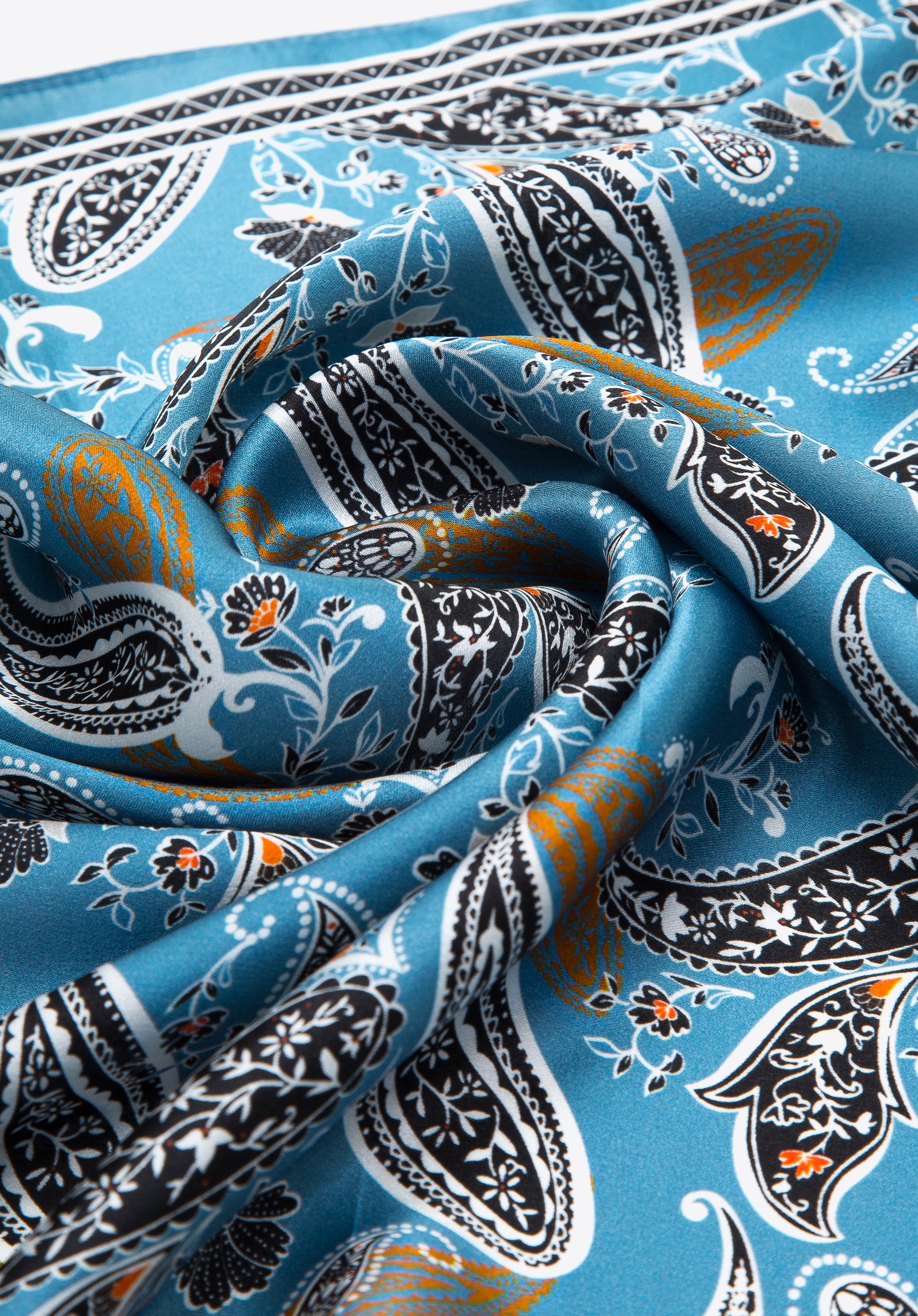 Damska apaszka jedwabna we wzory