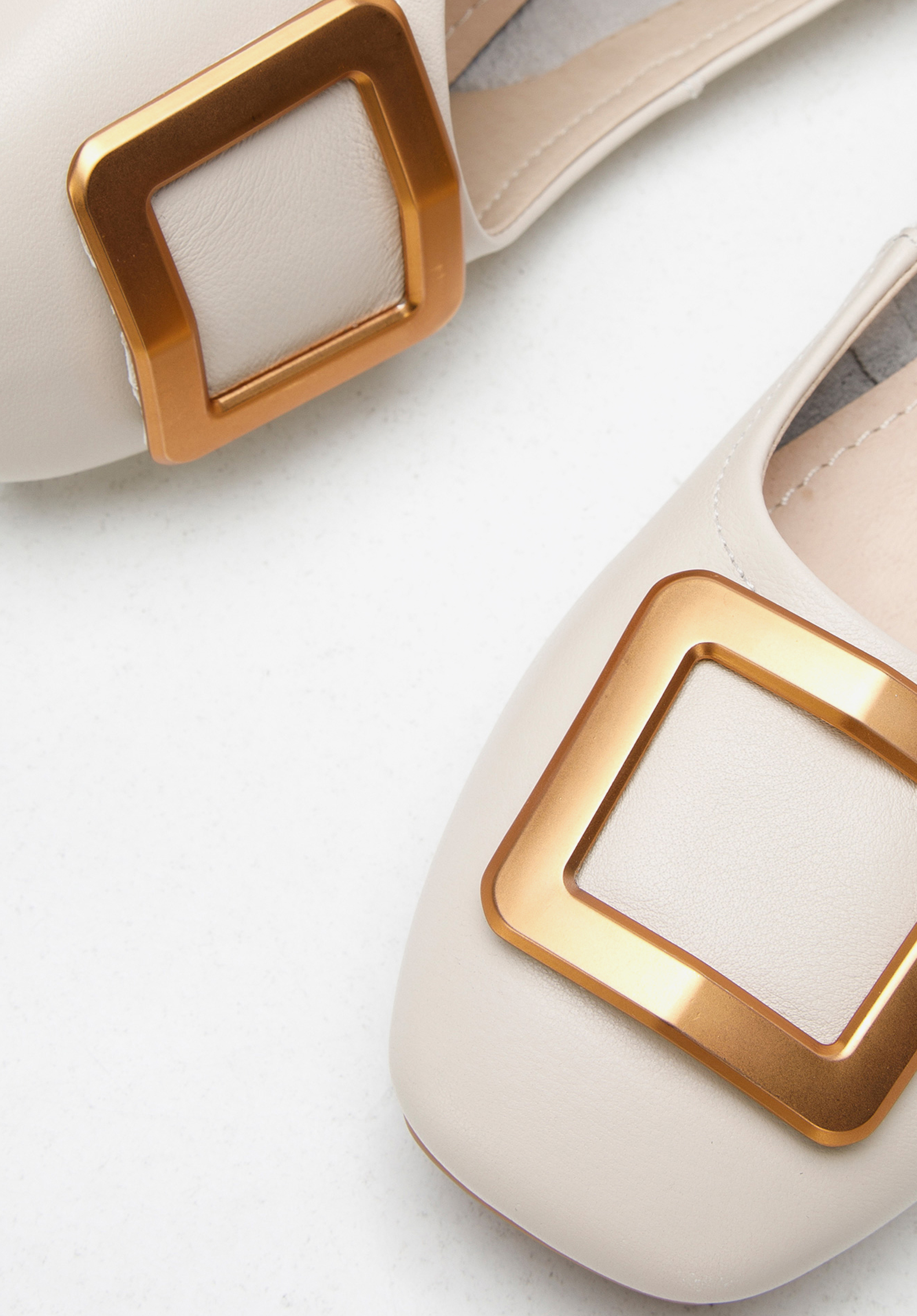 Baleriny skórzane z klamerką