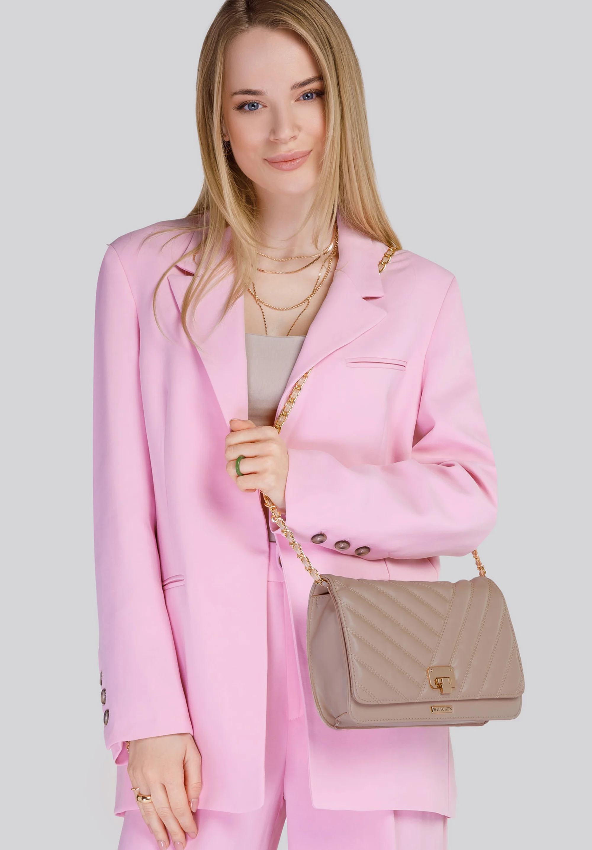 Torebka z pikowanej ekoskóry na łańcuszku