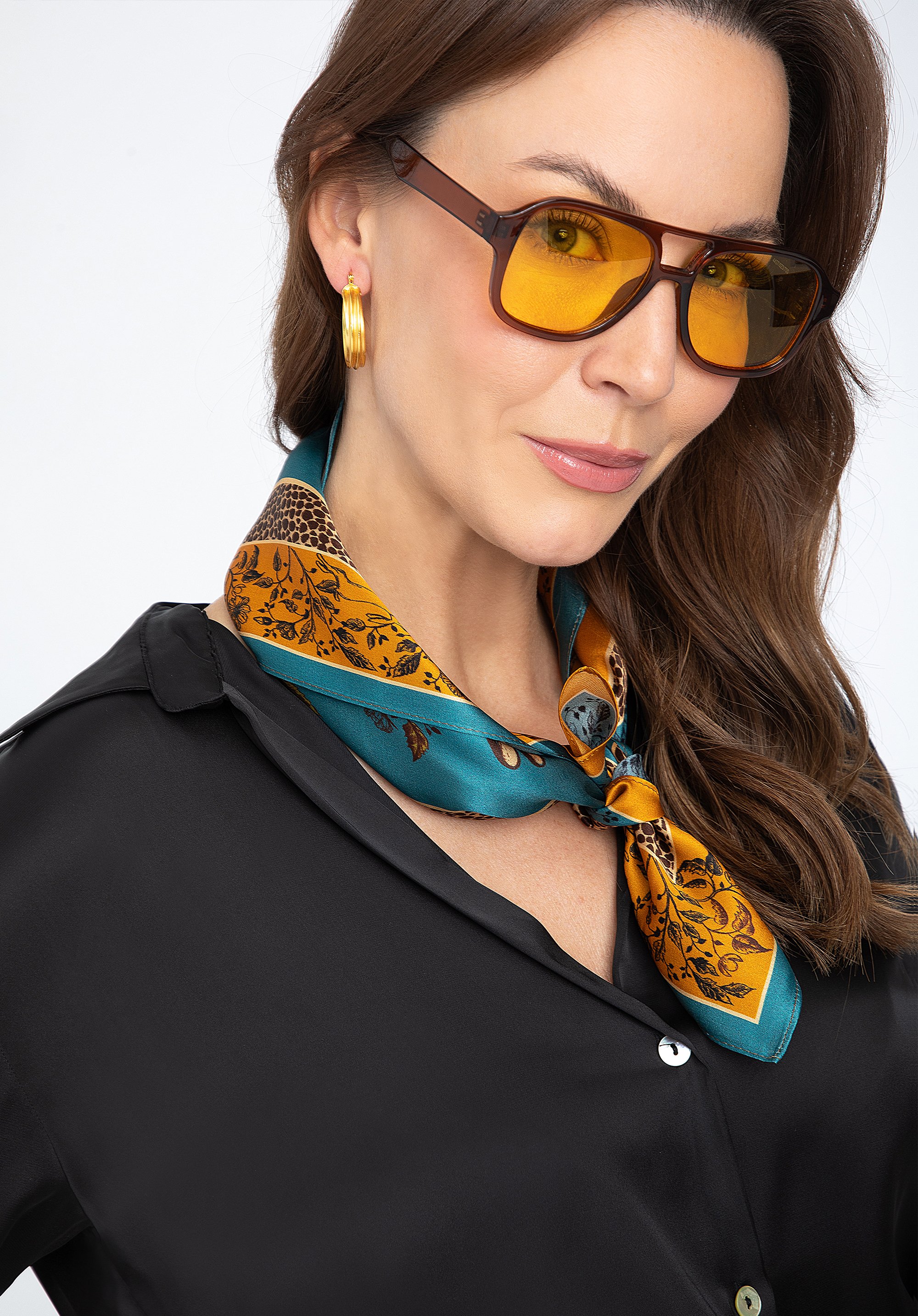 Damska apaszka jedwabna we wzory