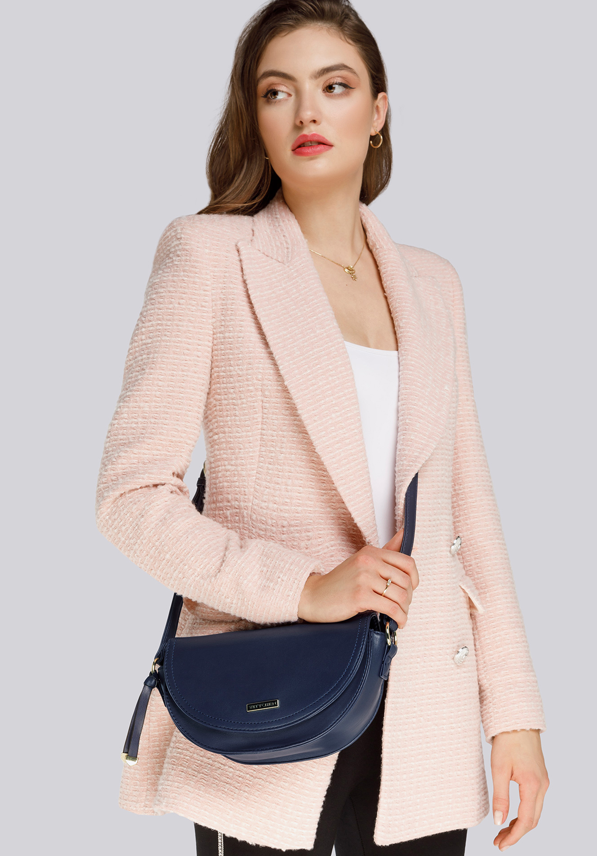 Damska listonoszka z rzemykiem